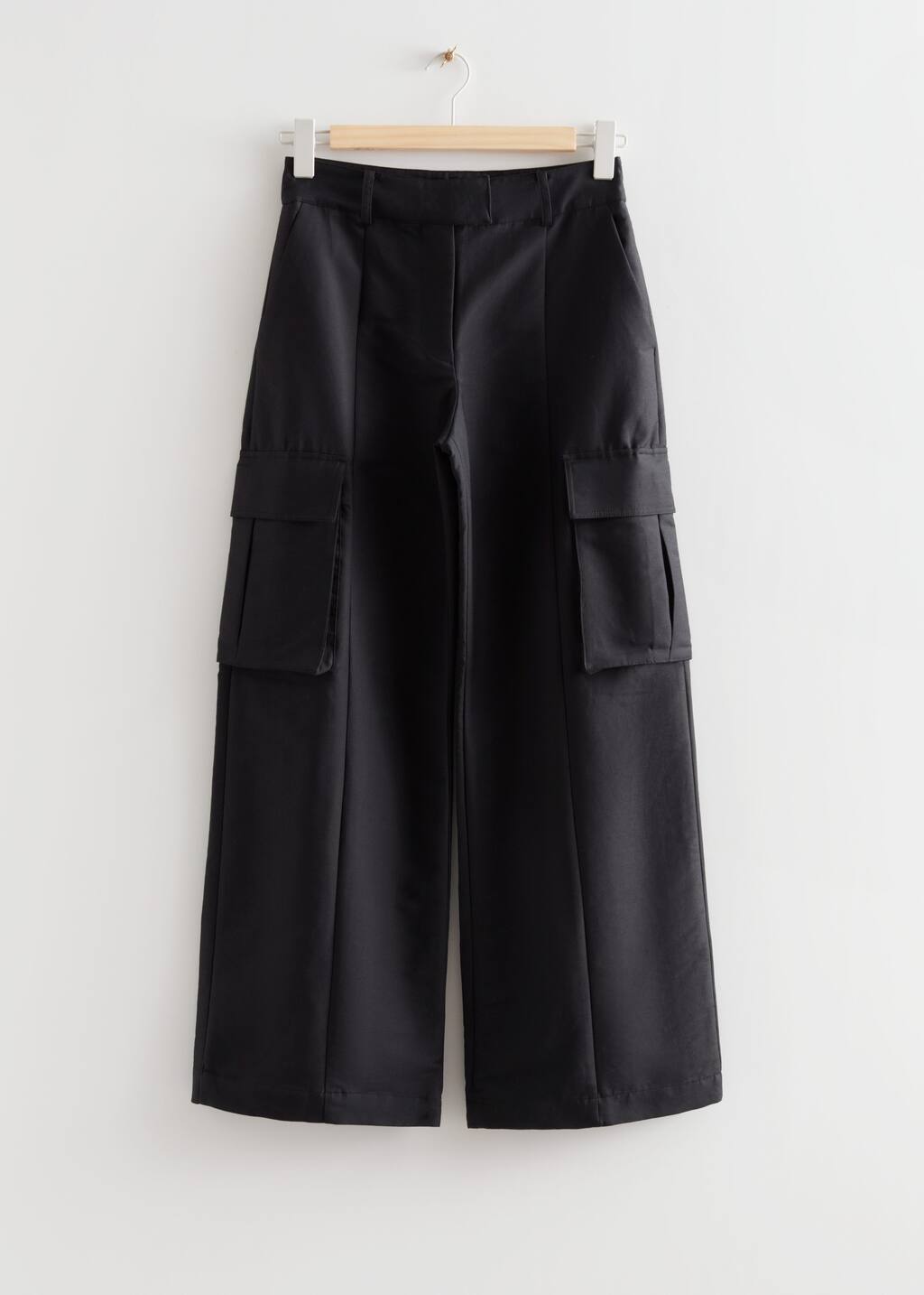 RelaxedCargoTrousers - Black - Natura morta
