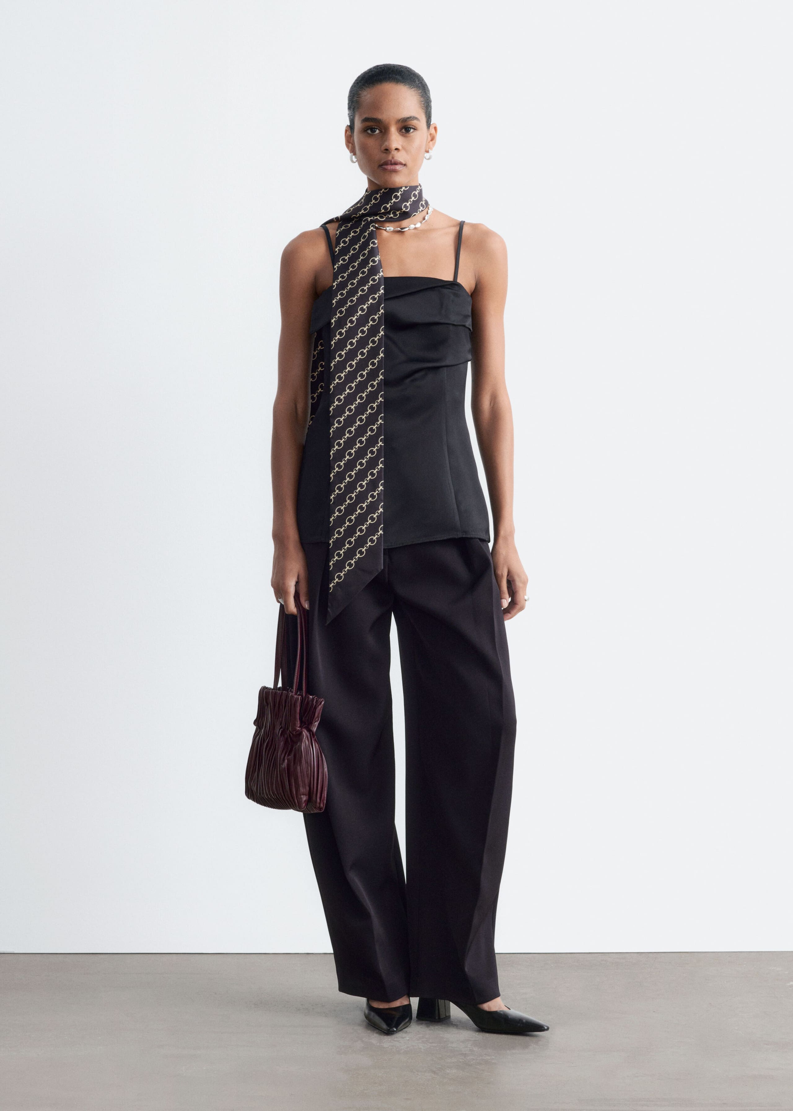 Korsagen-Trägertop - Schwarz - Lookbook
