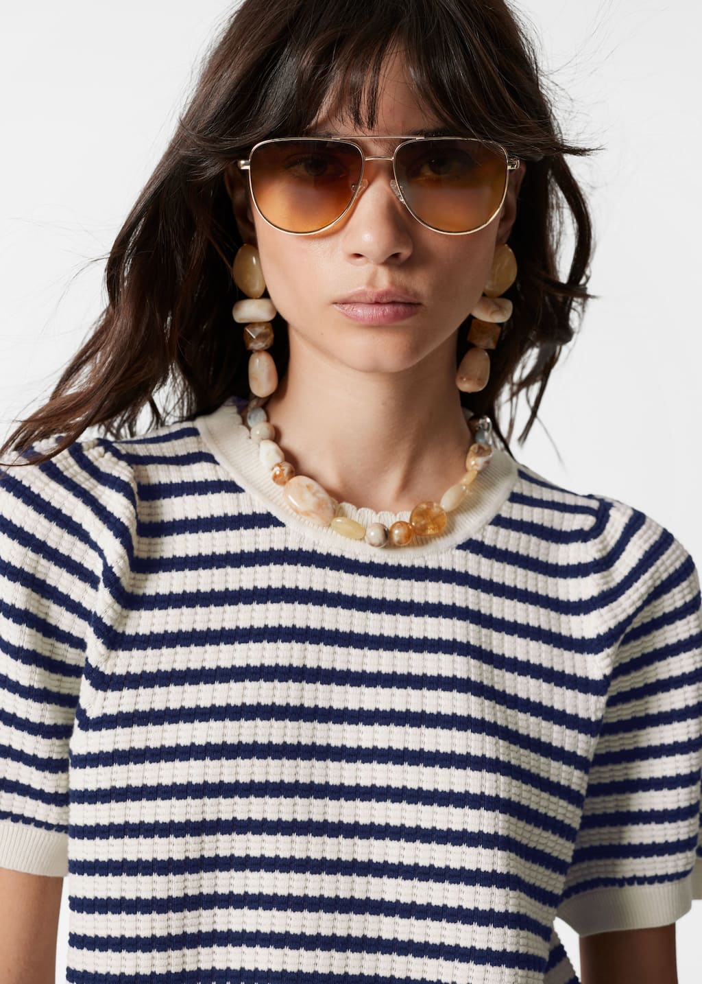 Dzianinowy top z falistymi brzegami – Granatowy/Białe paski – Lookbook
