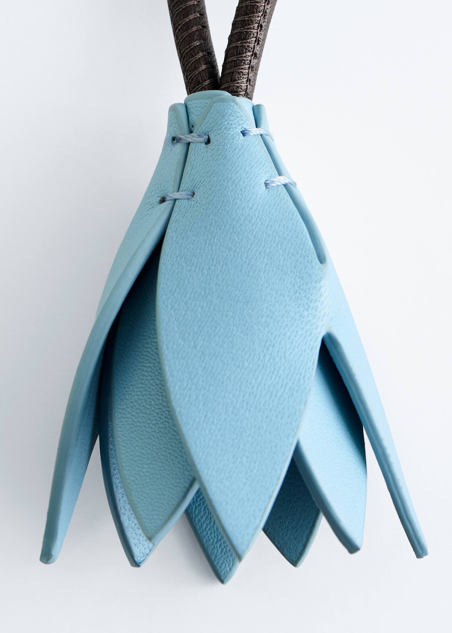 תליון תיק בצורת טוליפ - Light Blue/Dark Brown - 3