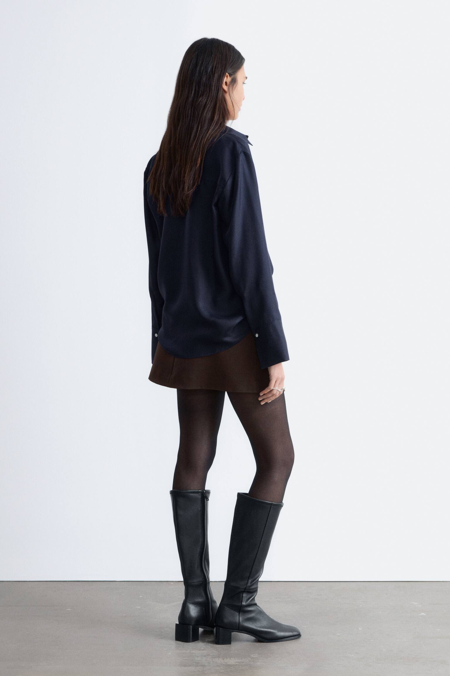 Voľná hodvábna košeľa - Tmavomodrá/Krémová/Hnedá/Hnedá/Biele bodky - 4