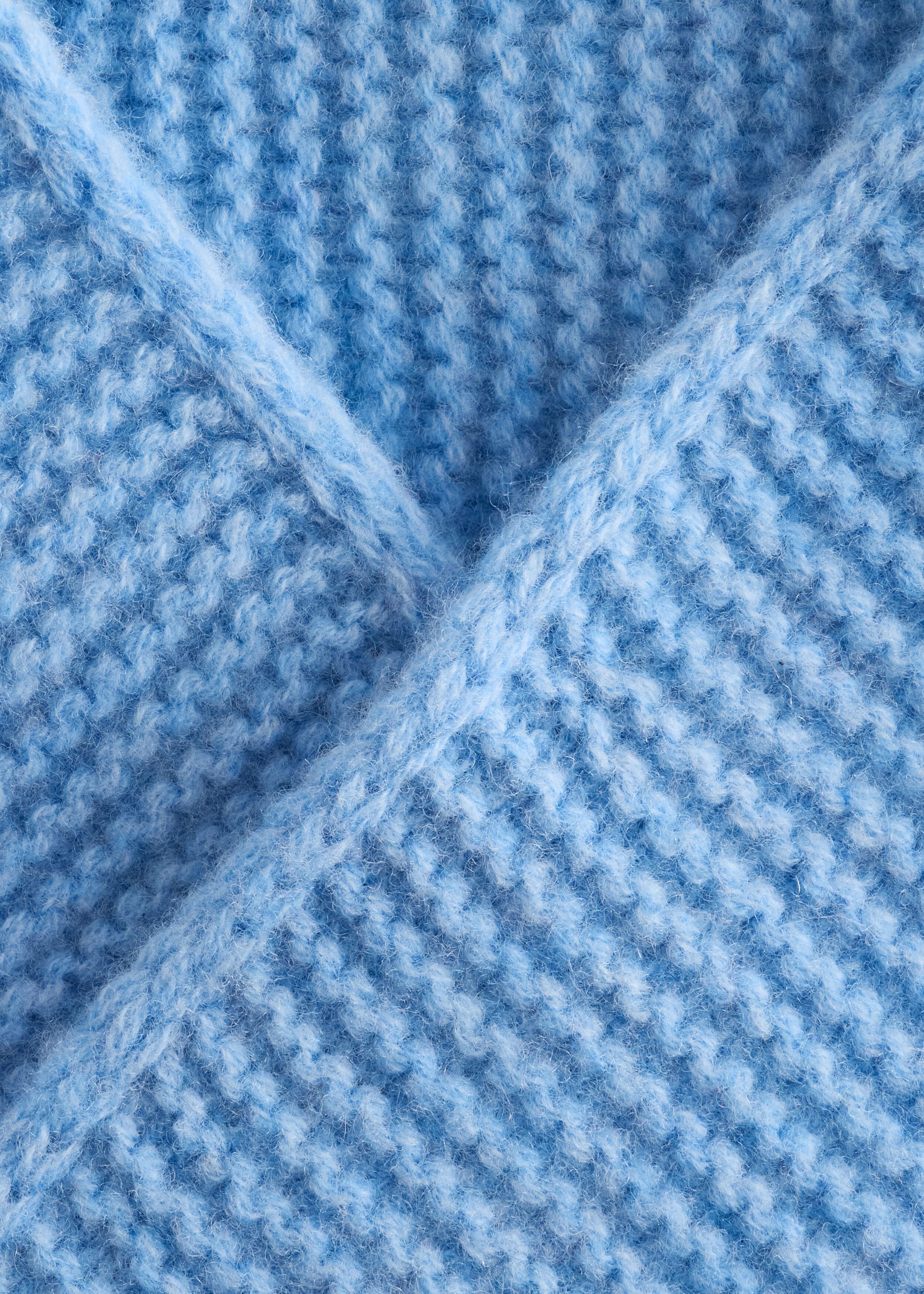 Garter Knit Wool Scarf - {{variantName}} - Descriptive Detail