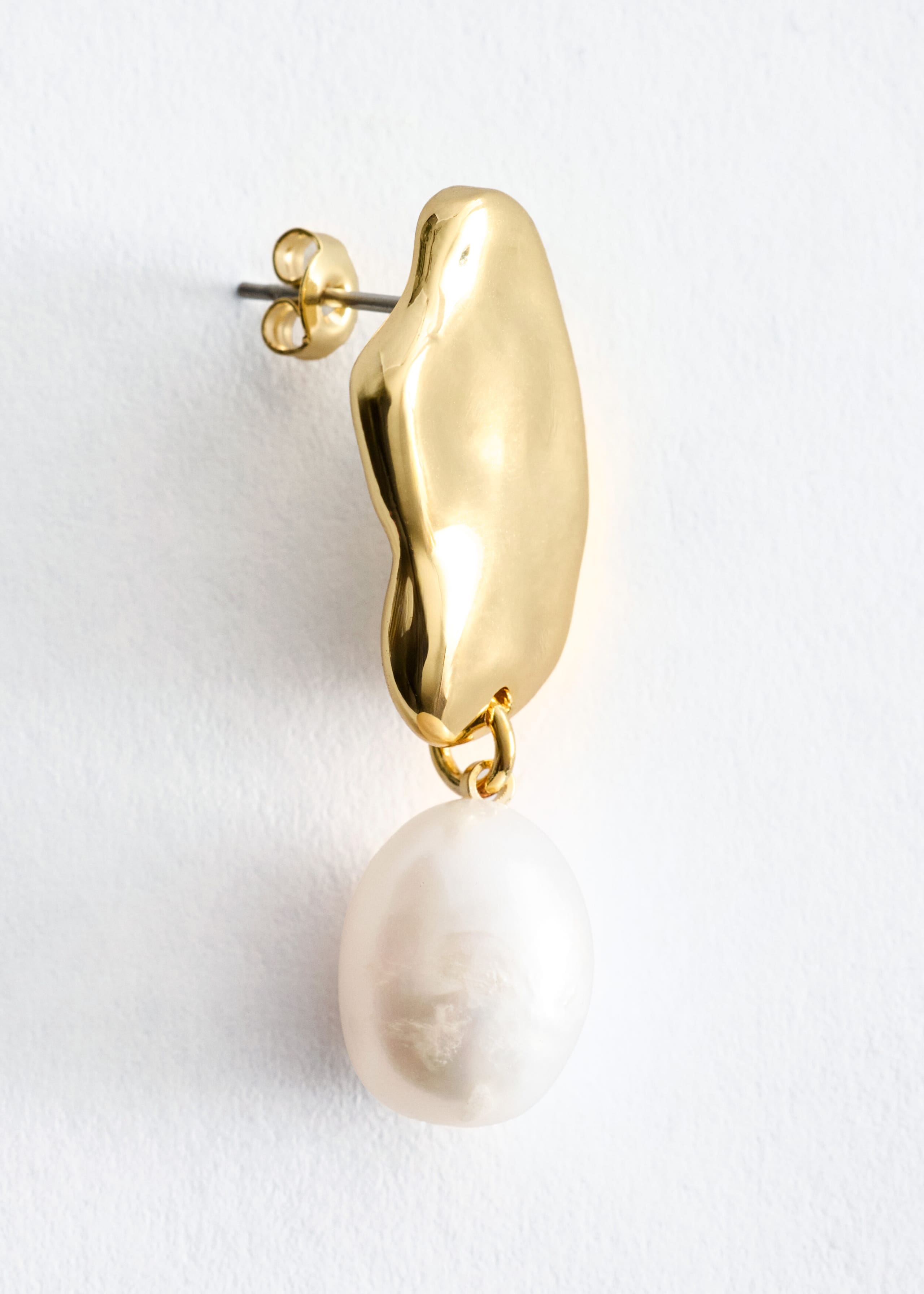 Freshwater Pearl Pendant Earrings - {{variantName}} - Descriptive Detail