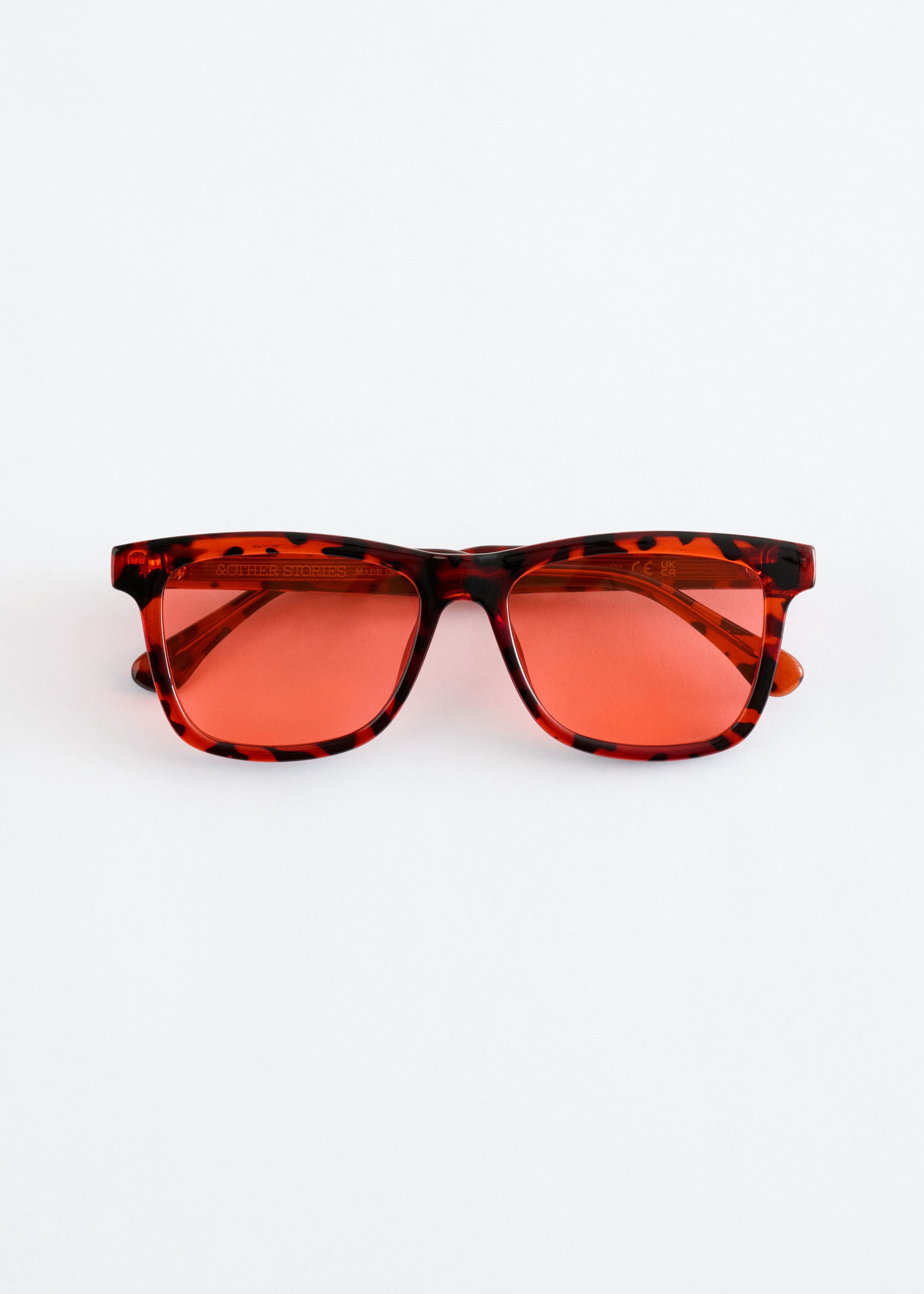 Square Sunglasses - Black - Still Life
