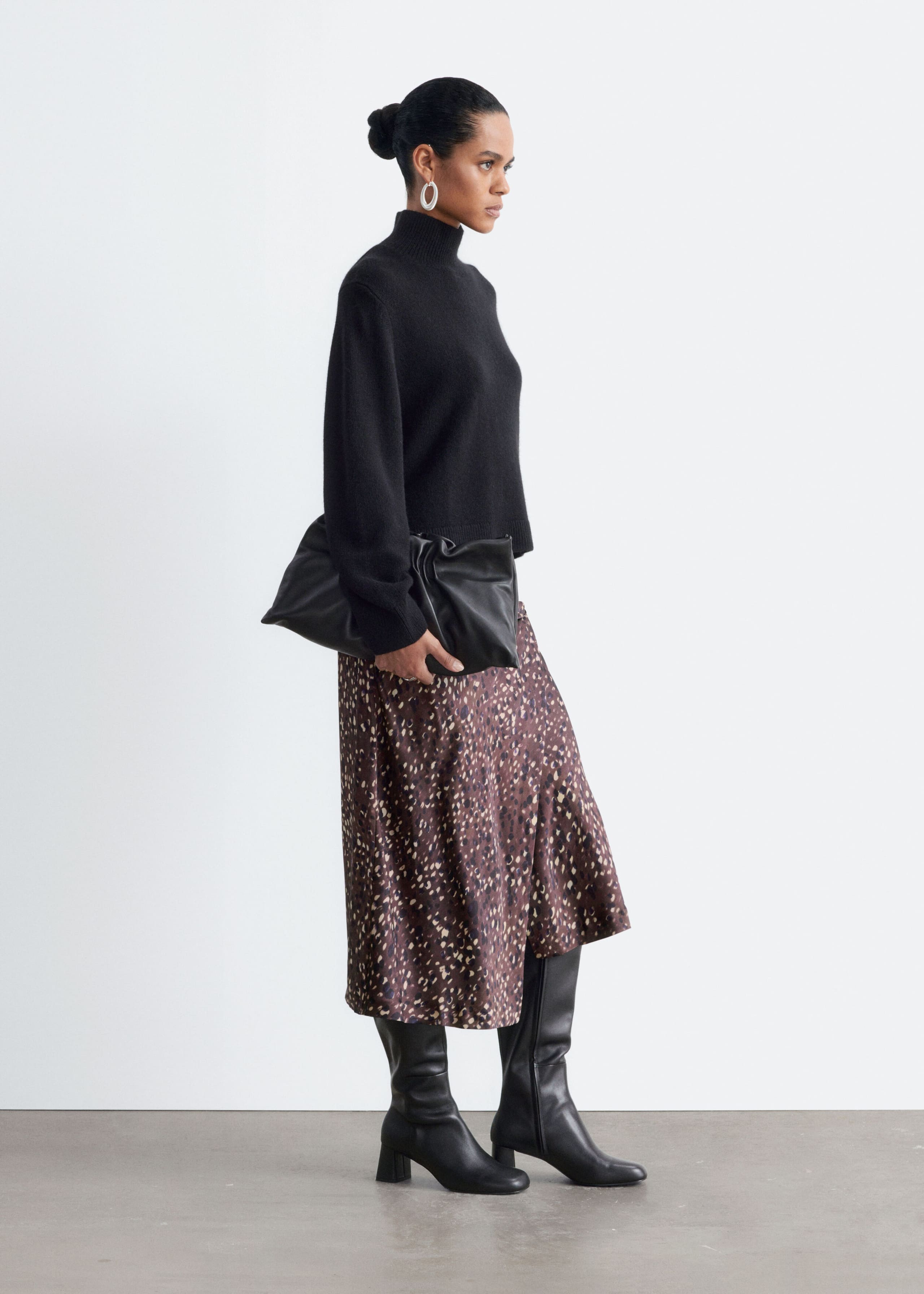 Wool-Cashmere Mock Neck Jumper - Black - Lookbook