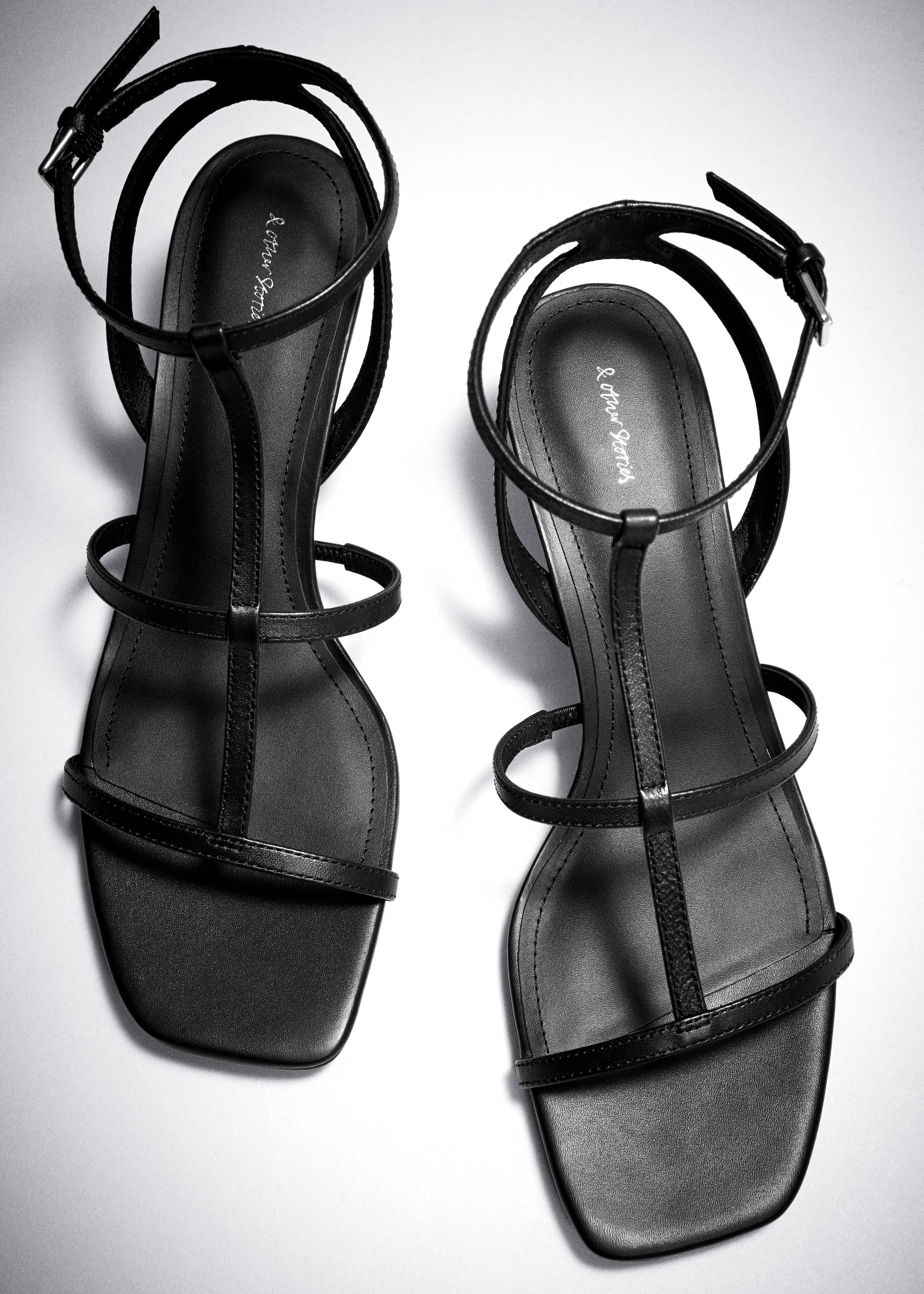 Größeres Bild ansehen: Ledersandalen mit Absatz - Schwarz - Ladies | H&M DE 3