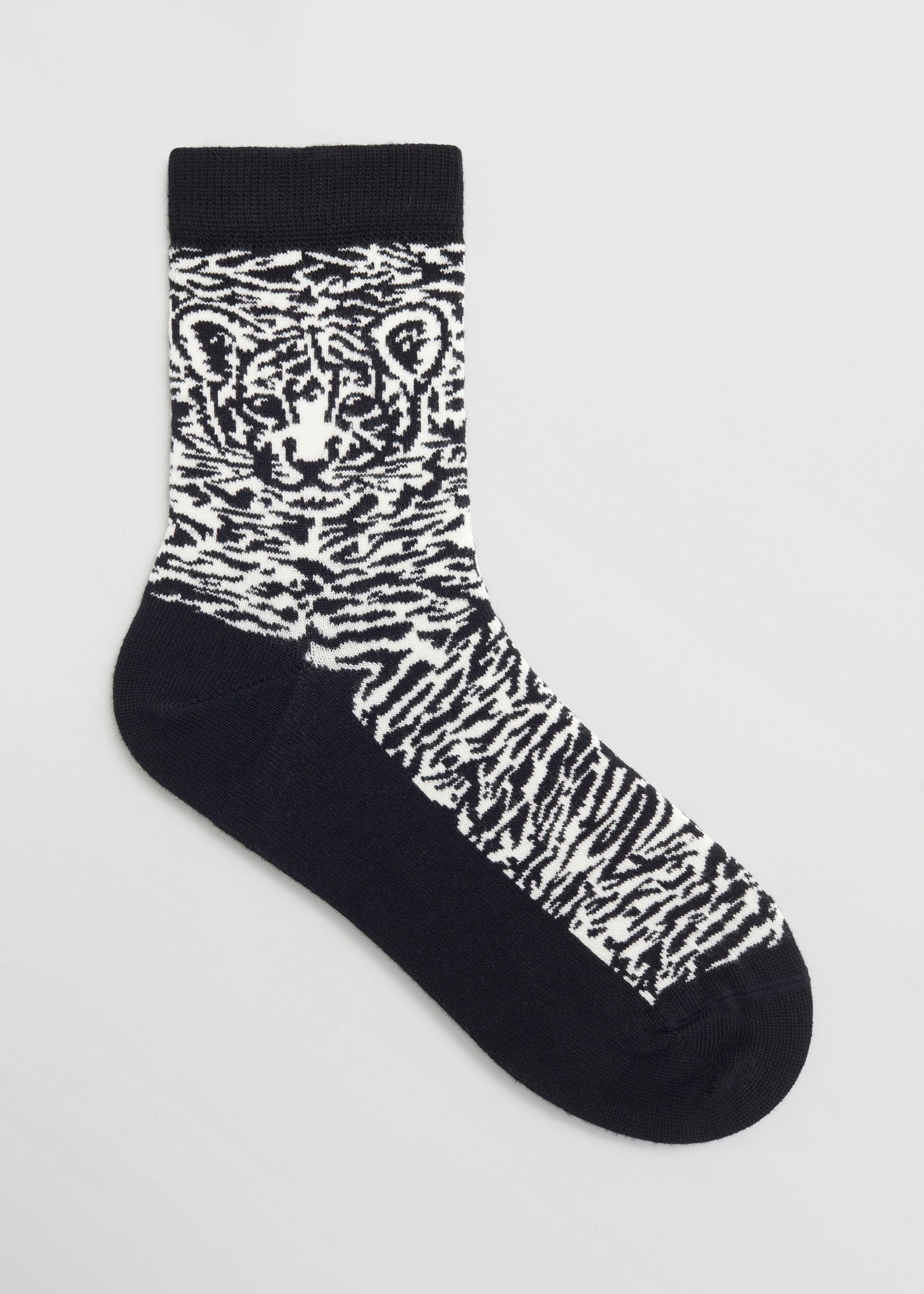 Tiger Motif Socks – Black/Cream – Martwa natura