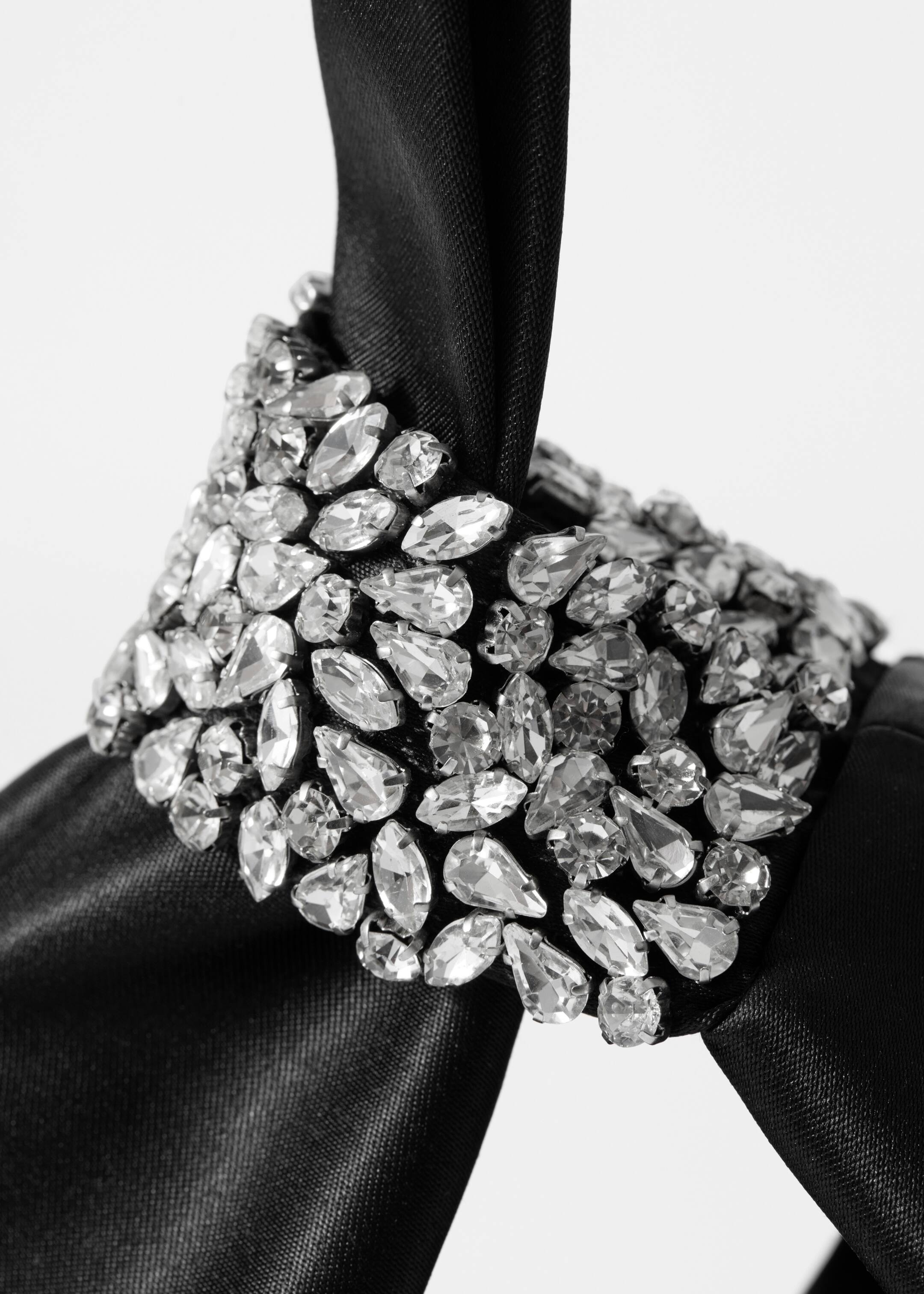 Visa större bild: Satinväska med strass - Svart - DAM | H&M SE 3