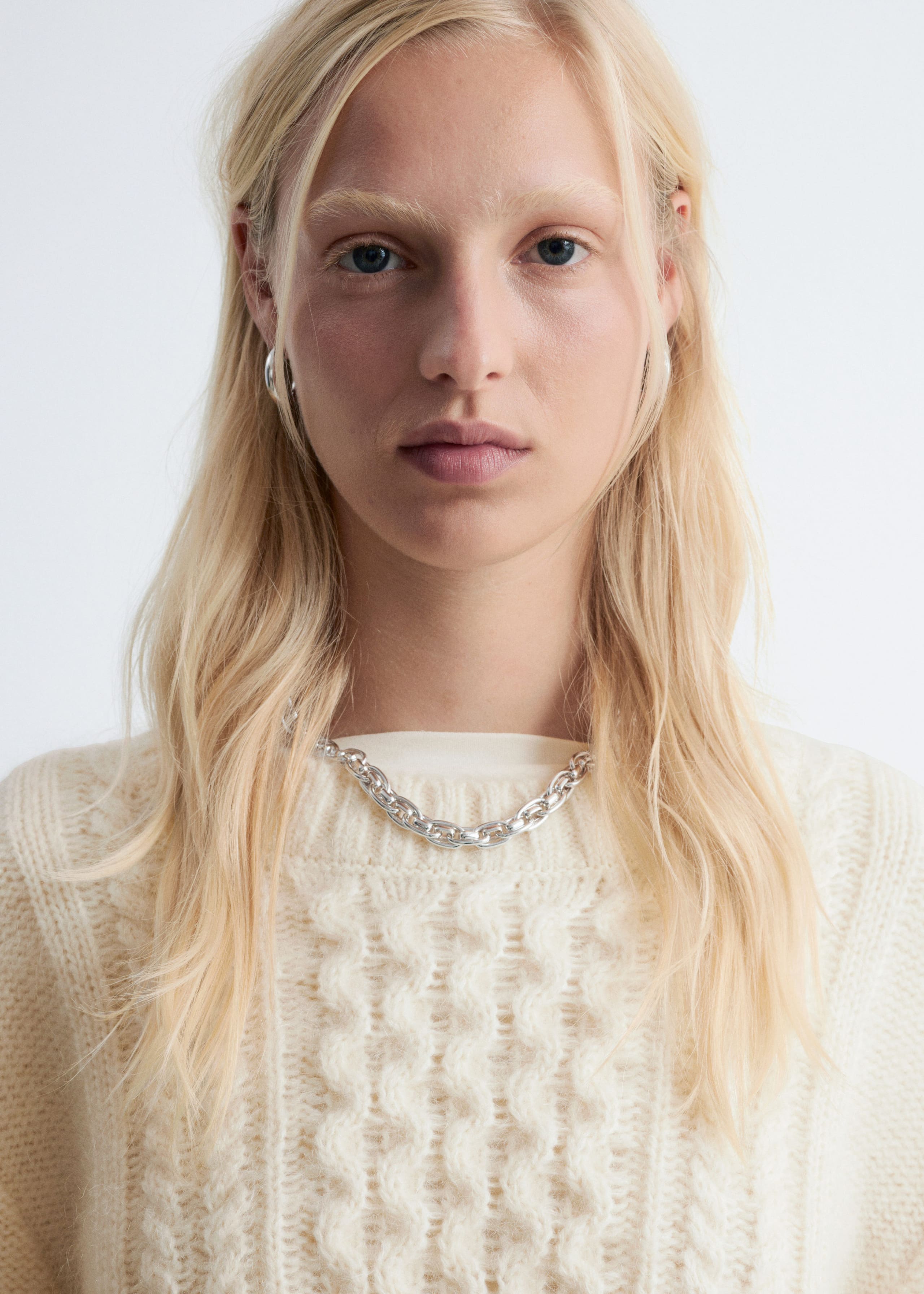 Image of Verkürzter Pullover mit Zopfstrickmuster