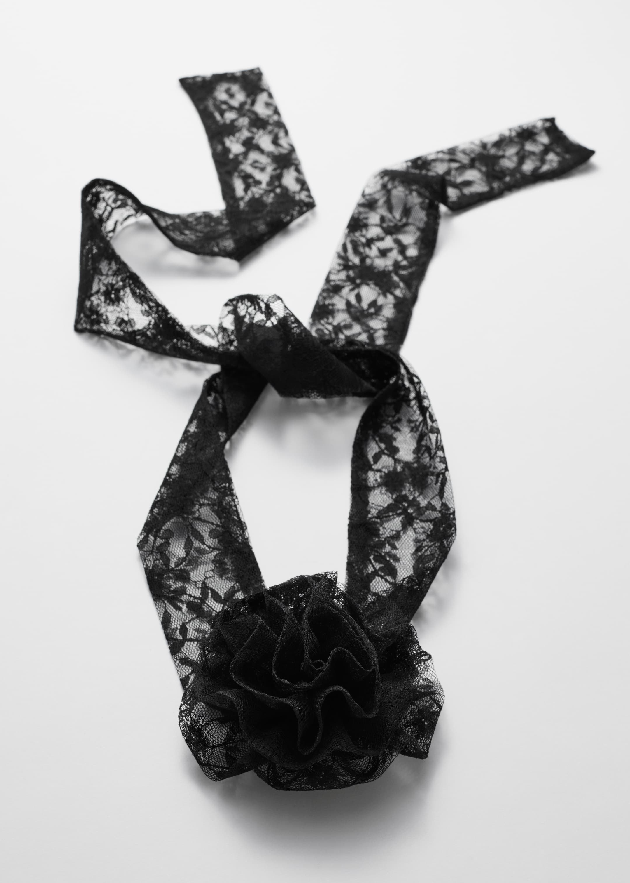 Visa större bild: Knythalsband i spets med en ros - Svart - DAM | H&M FI 1