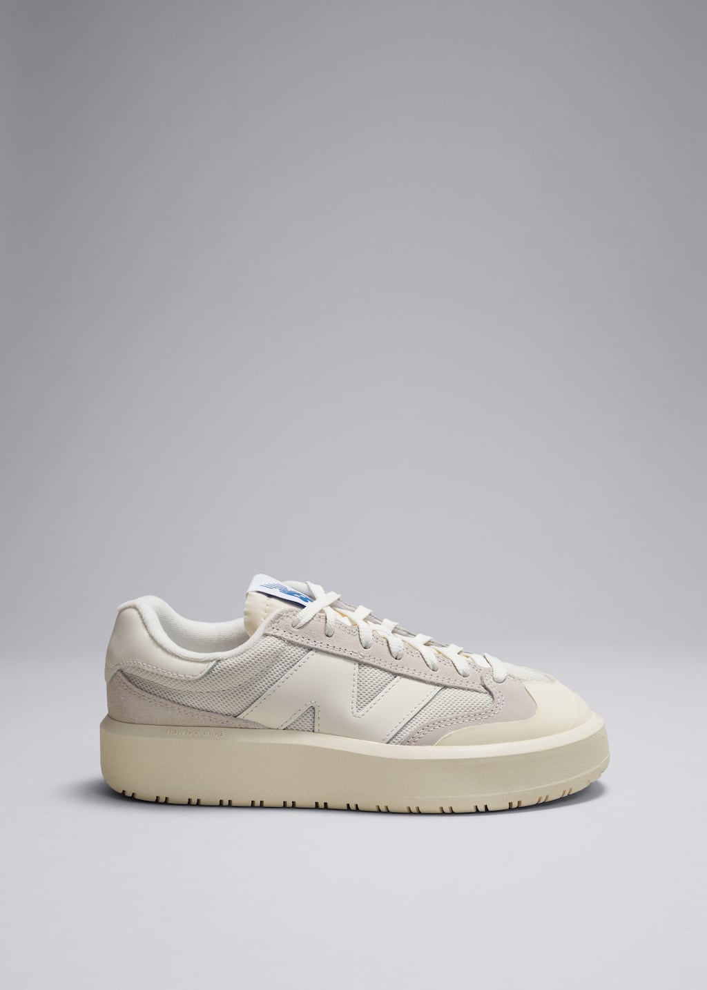 Sneakersy New Balance CT302 – Biały/Czerwony – Martwa natura