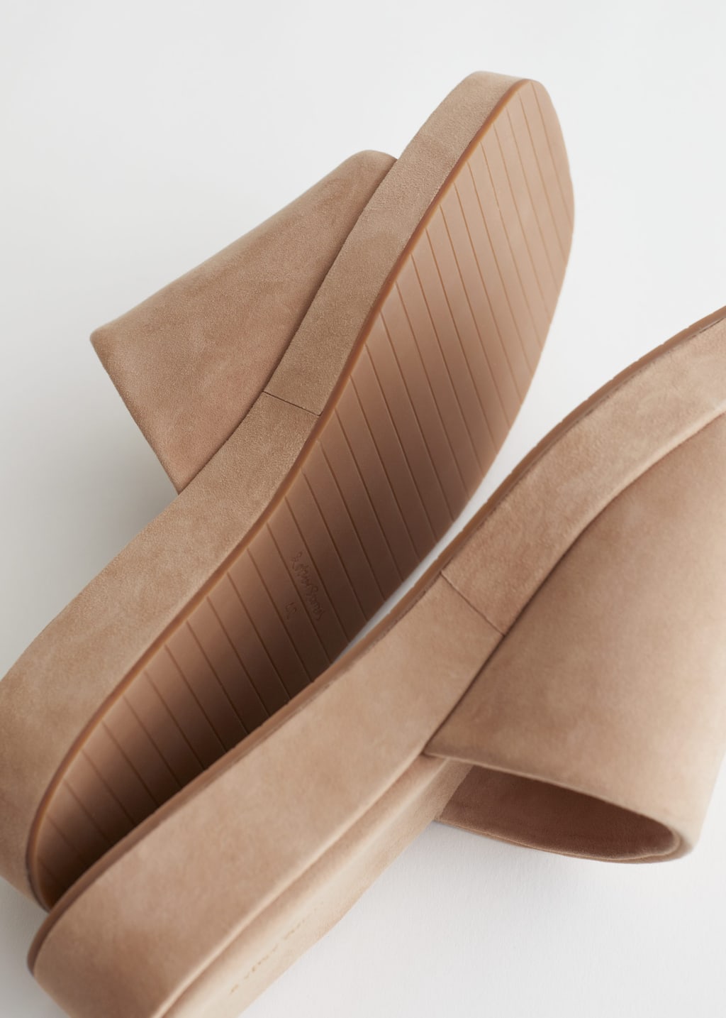 Leather Platform Sandals - {{variantName}} - Descriptive Detail