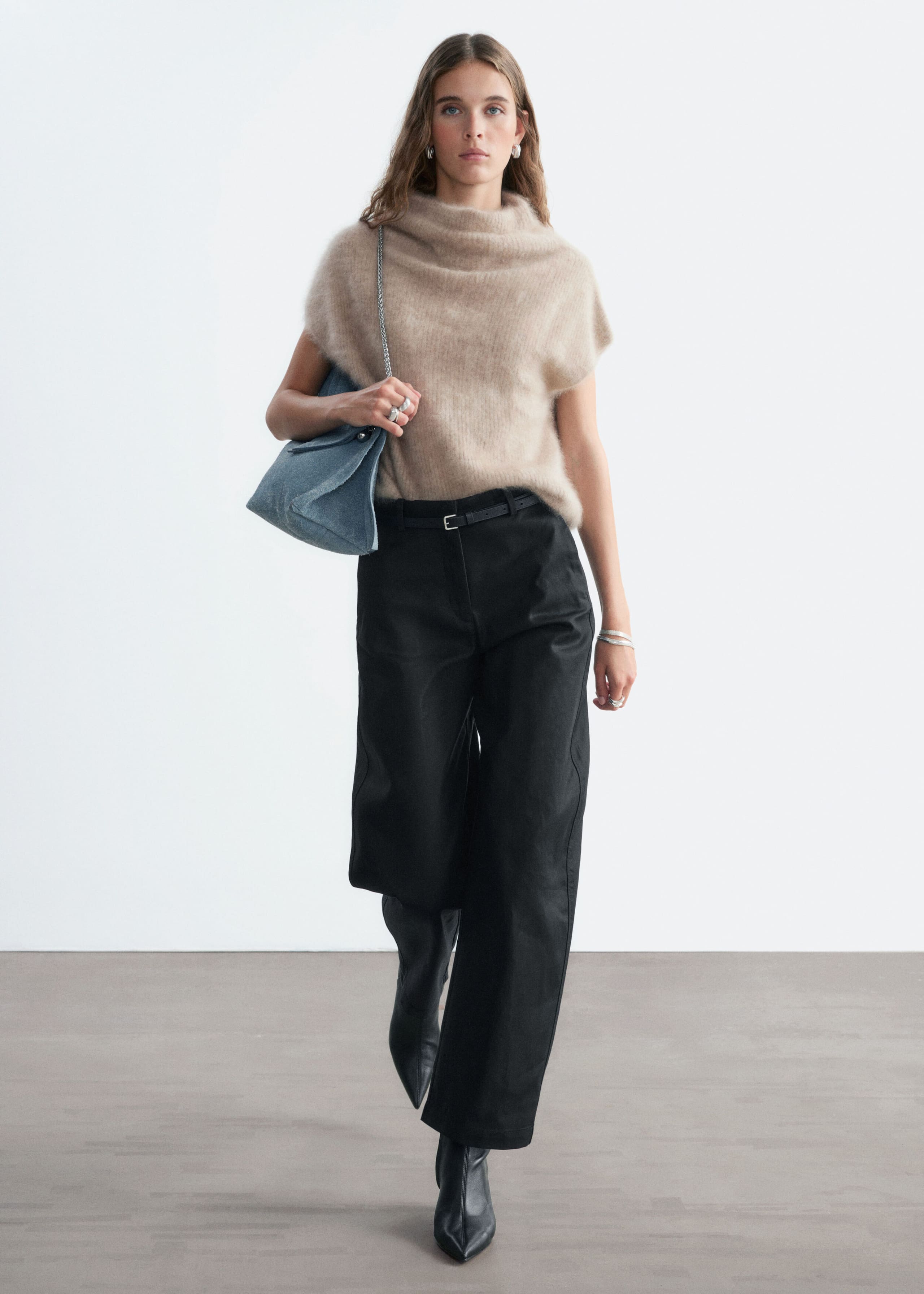Cotton Twill Barrel Leg Trousers - Black - Lookbook