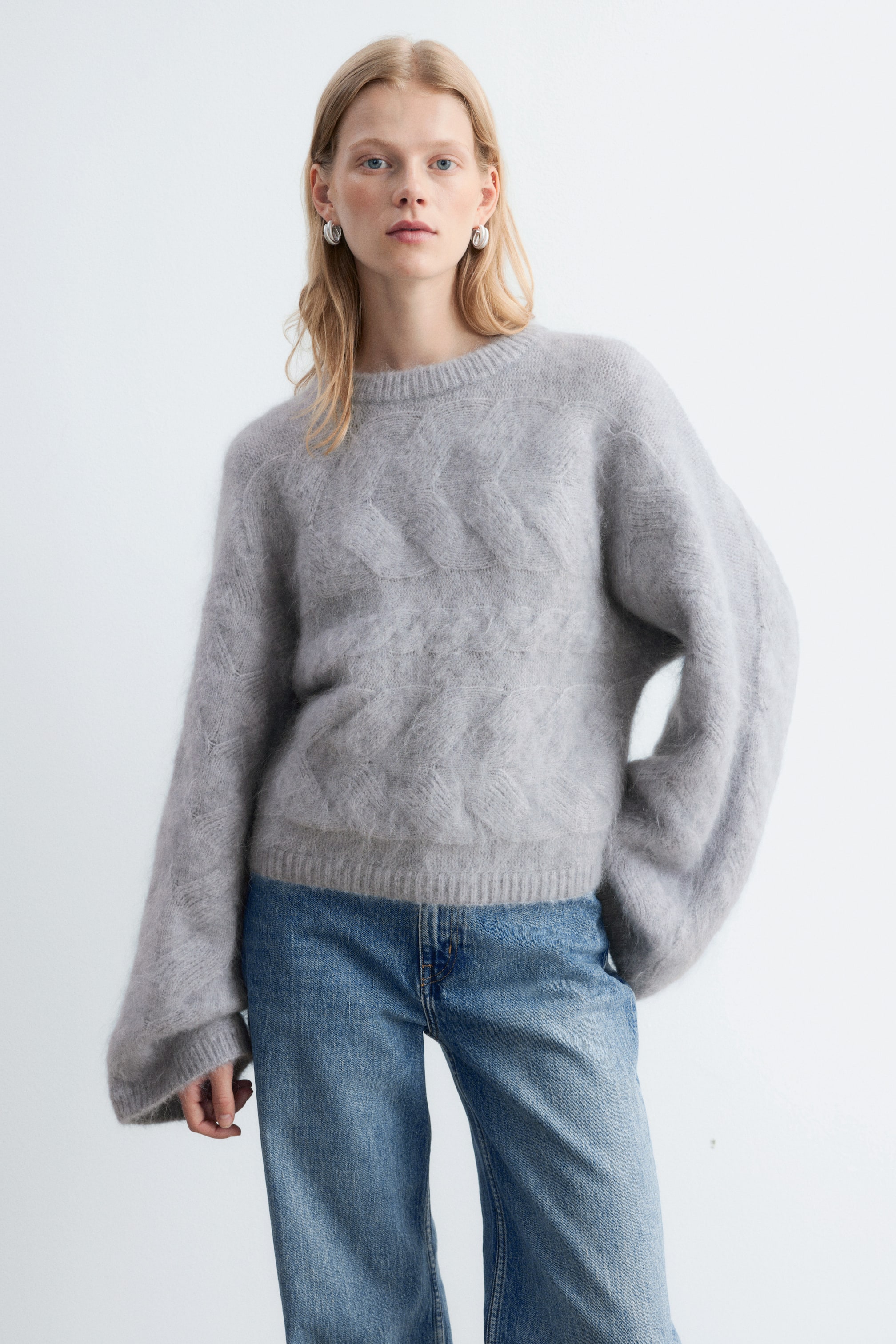 Zobacz większy obraz: Sweter o warkoczowym splocie z domieszką moheru - Szary - ONA | H&M PL 1