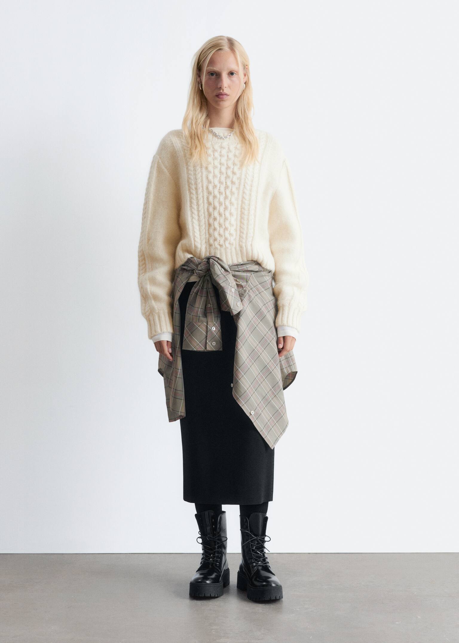 Cropped Cable-Knit Jumper - White - 4