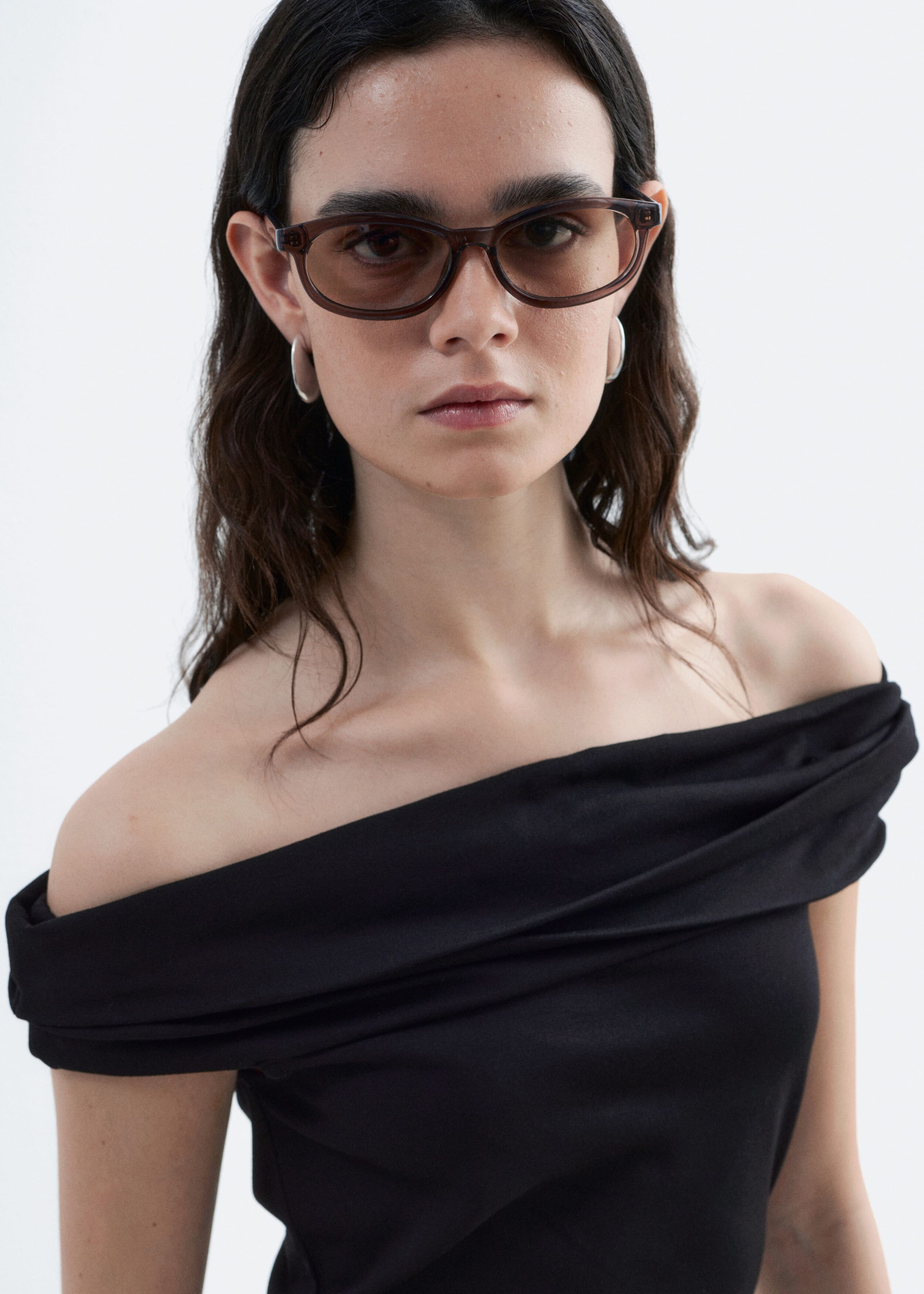 Schmale, rechteckige Sonnenbrille - Stein - Stillleben