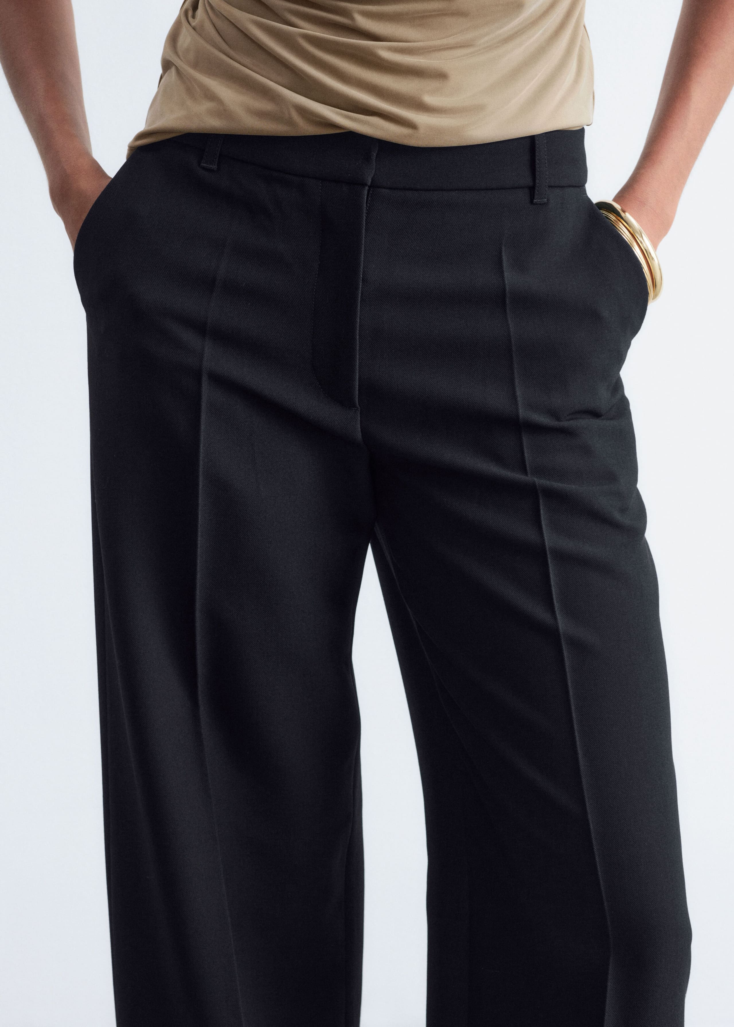 Loose-Fit Tailored Trousers - Black - Lookbook