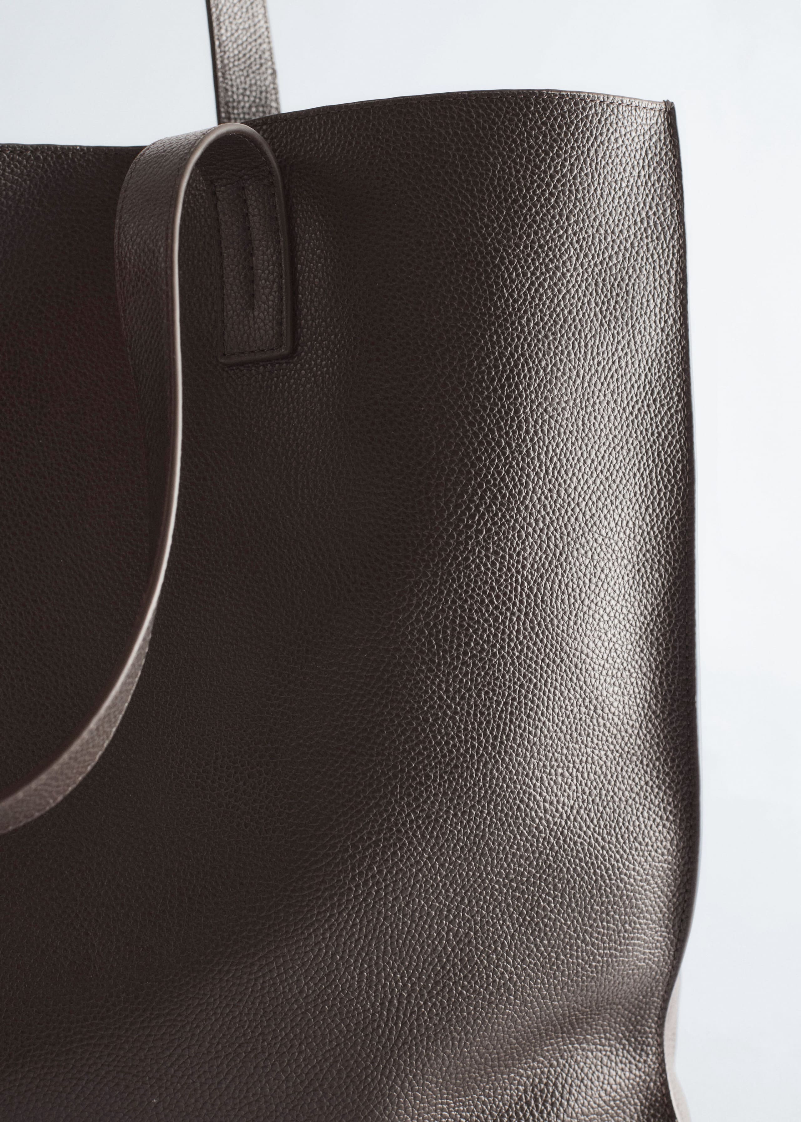 Leather Tote Bag - {{variantName}} - Descriptive Detail