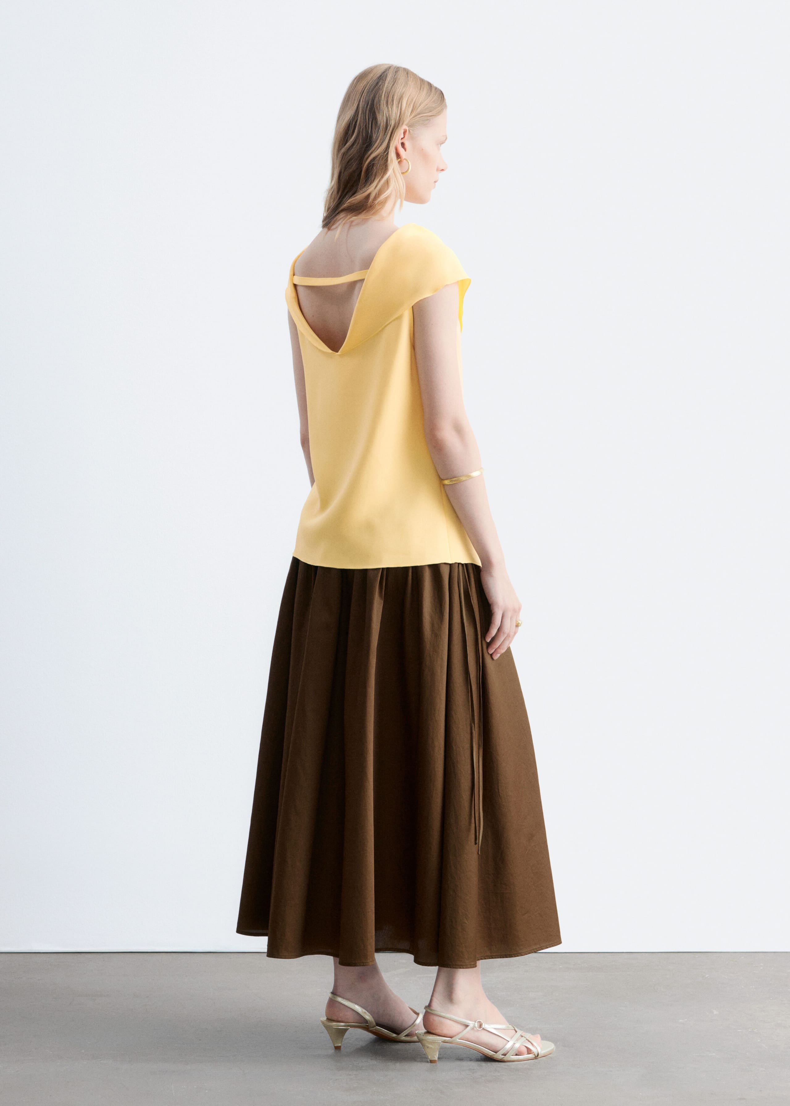 Haut sans manches avec foulard - Jaune clair - Lookbook