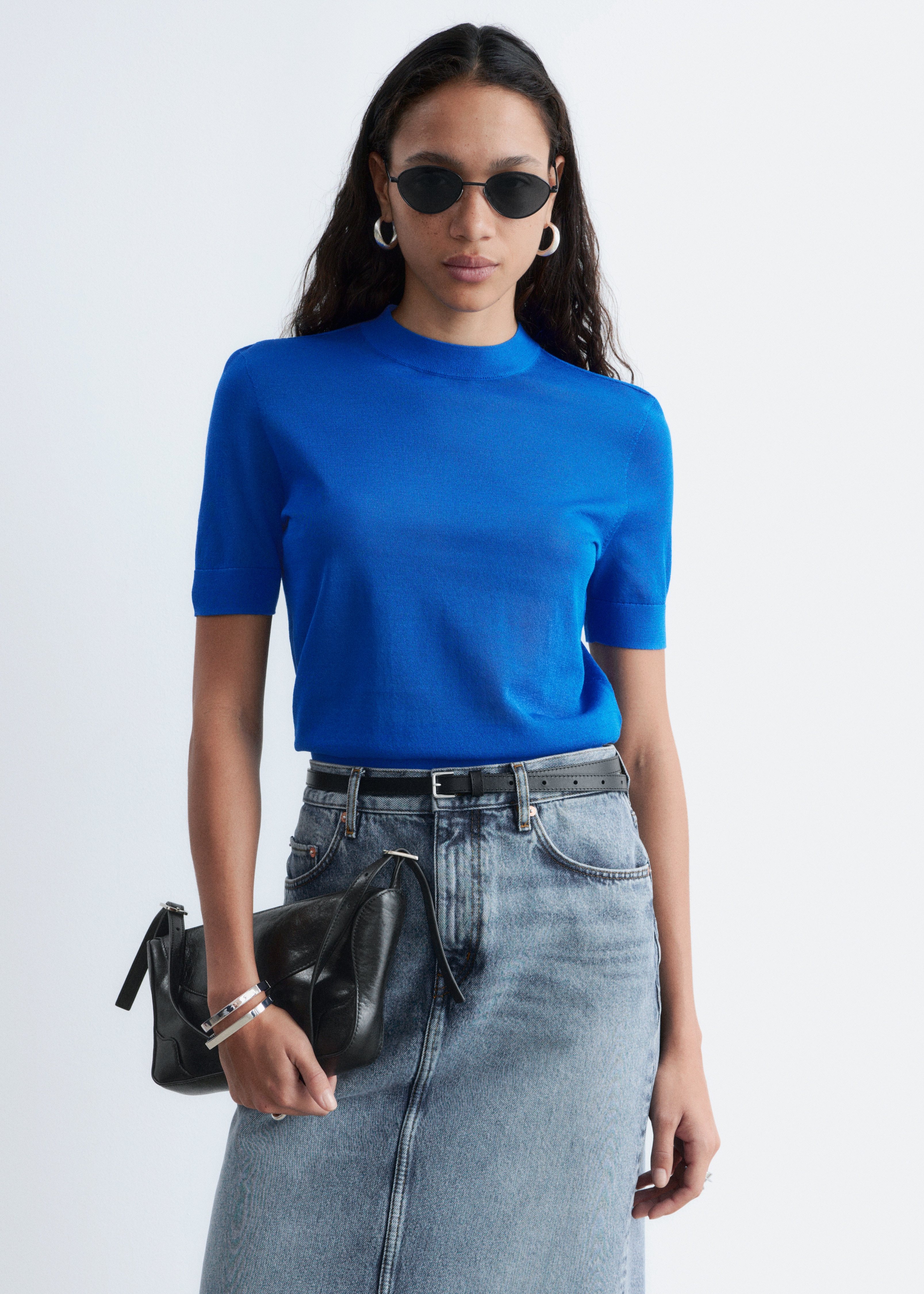 T-shirt in maglia fine - Blu brillante/Beige/Nero