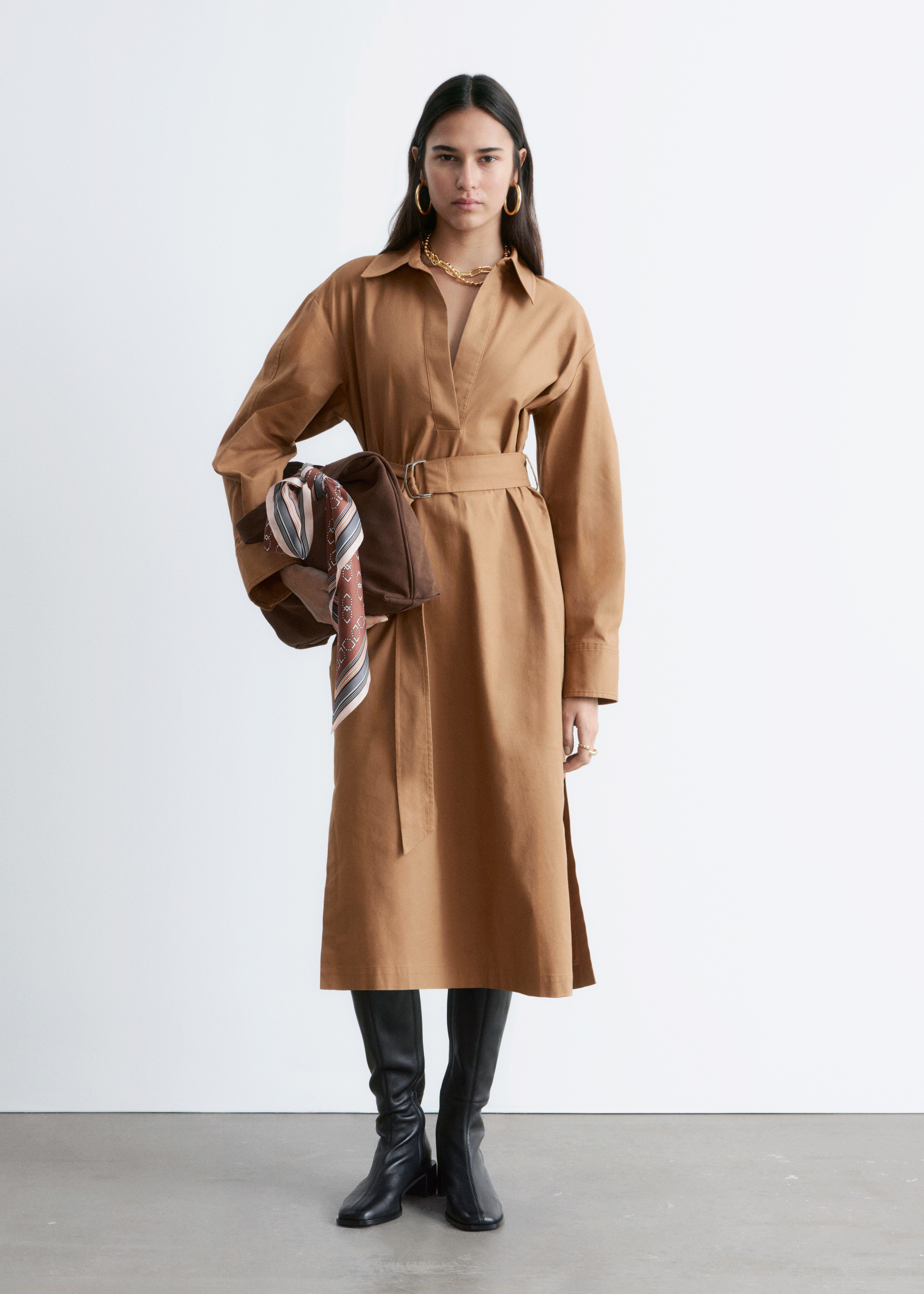 Sukienka midi z paskiem - Brązowy/Granatowy