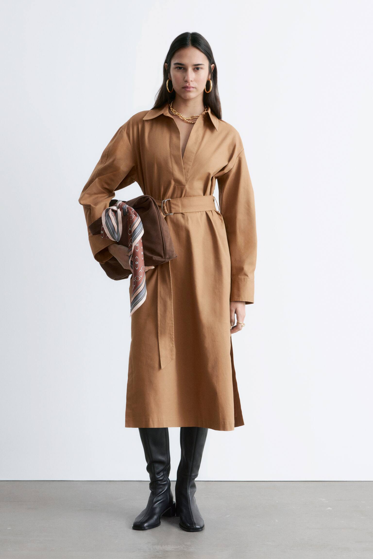 Midikjole med bælte - Brun/Marineblå - 1