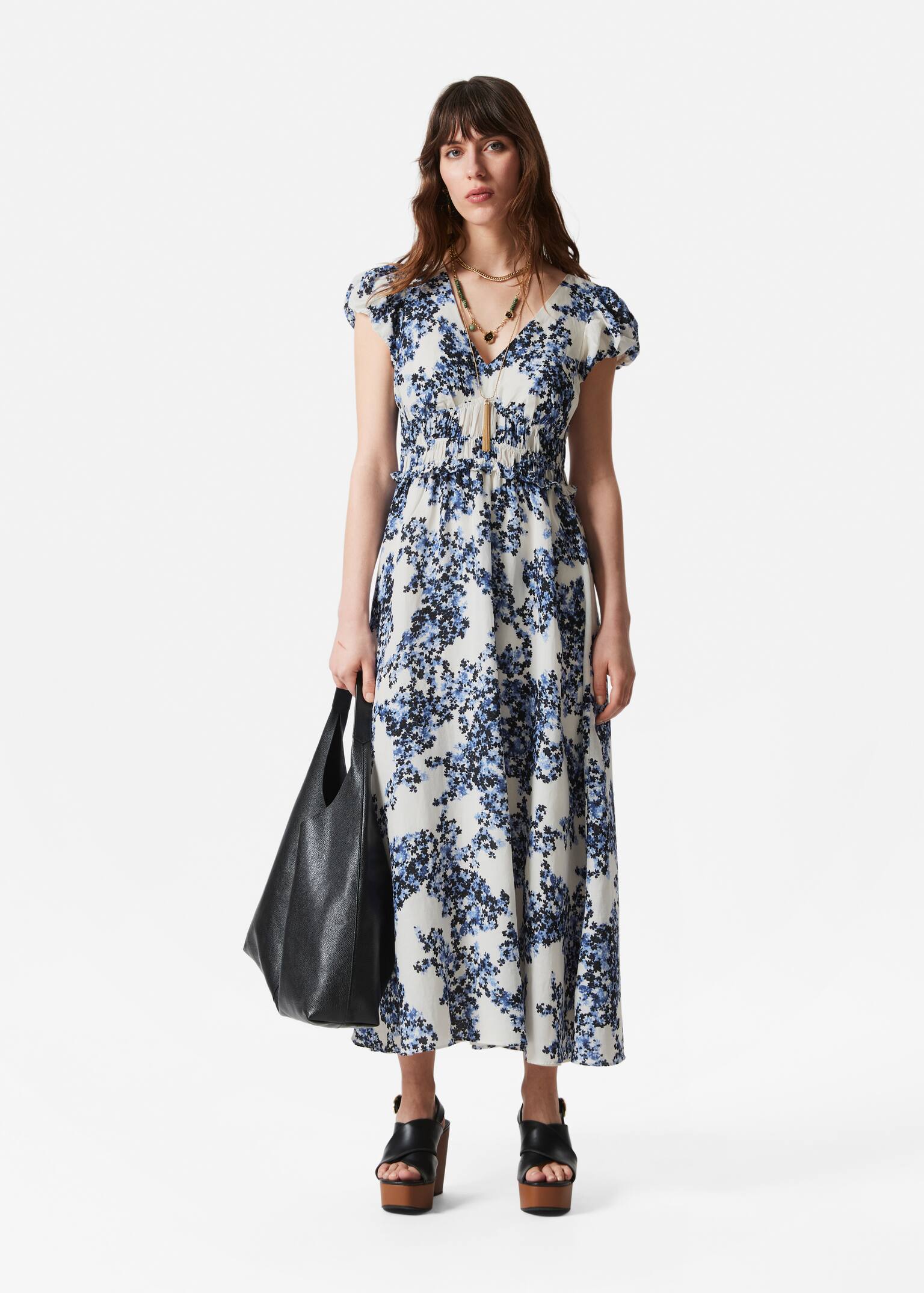 Rochie midi cu mâneci bufante - Flori albastre/Negru/Floral