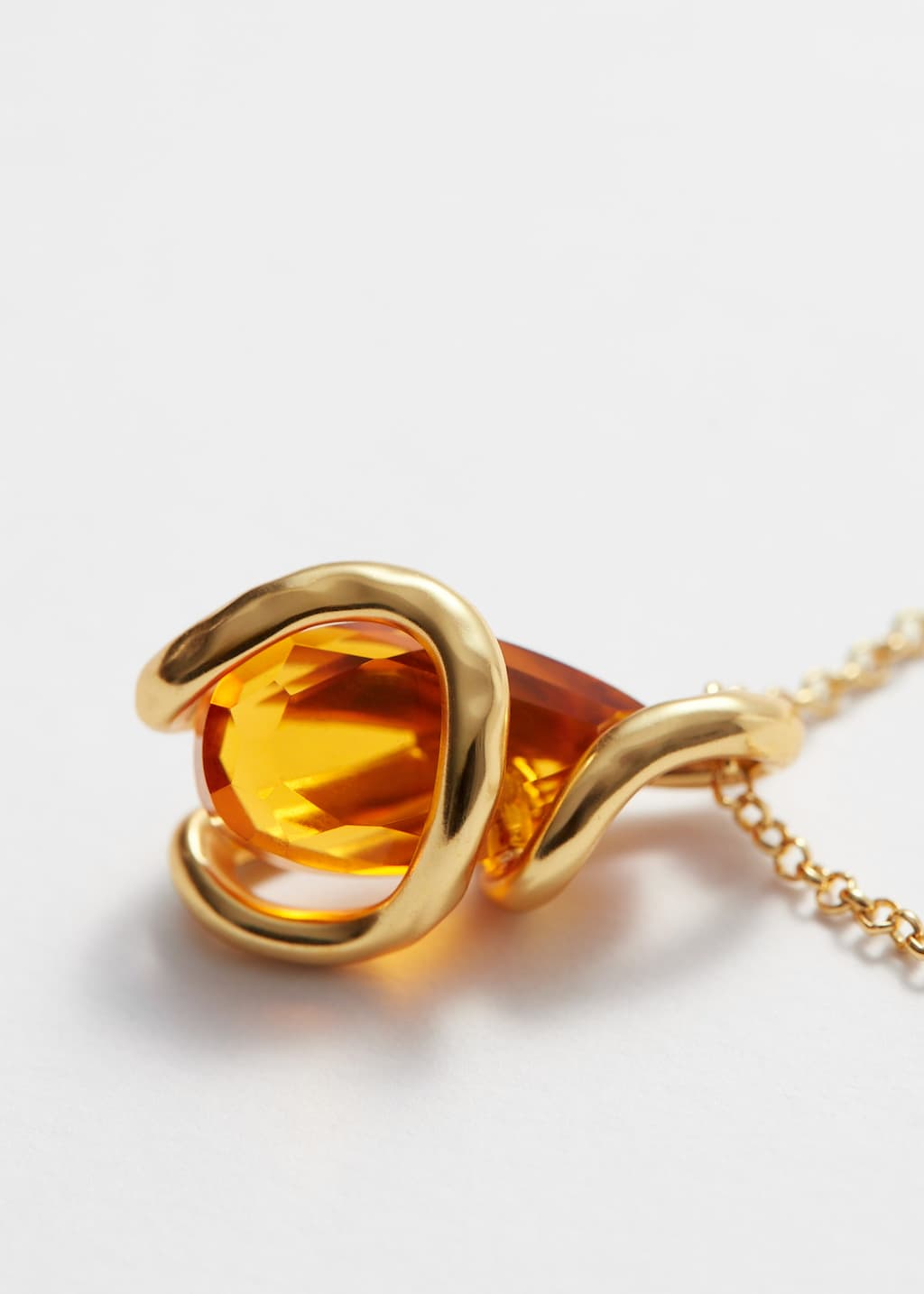 Kette mit Glassteinanhänger - Gold - Stillleben
