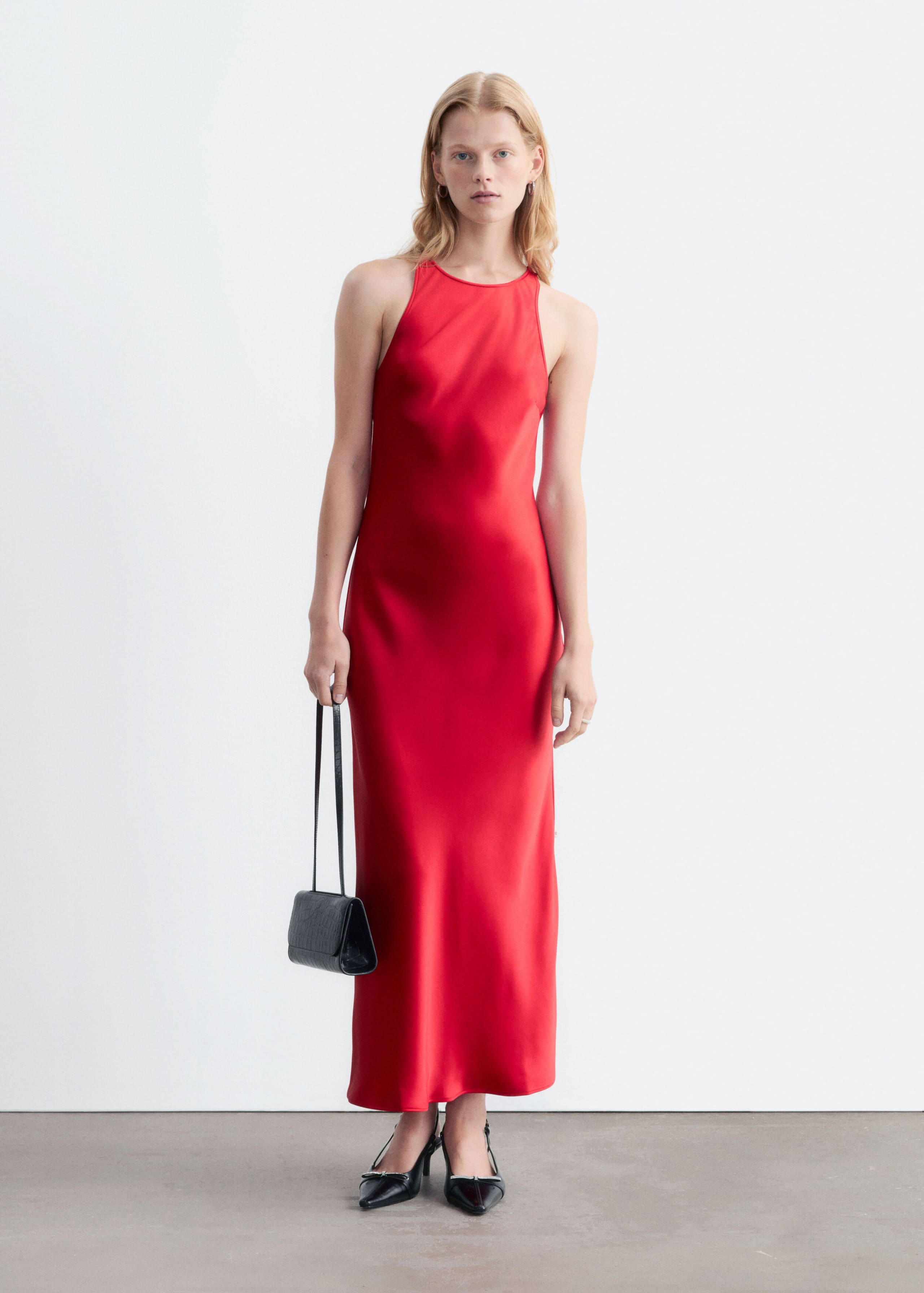 Robe midi en satin sans manches - Rouge - Lookbook