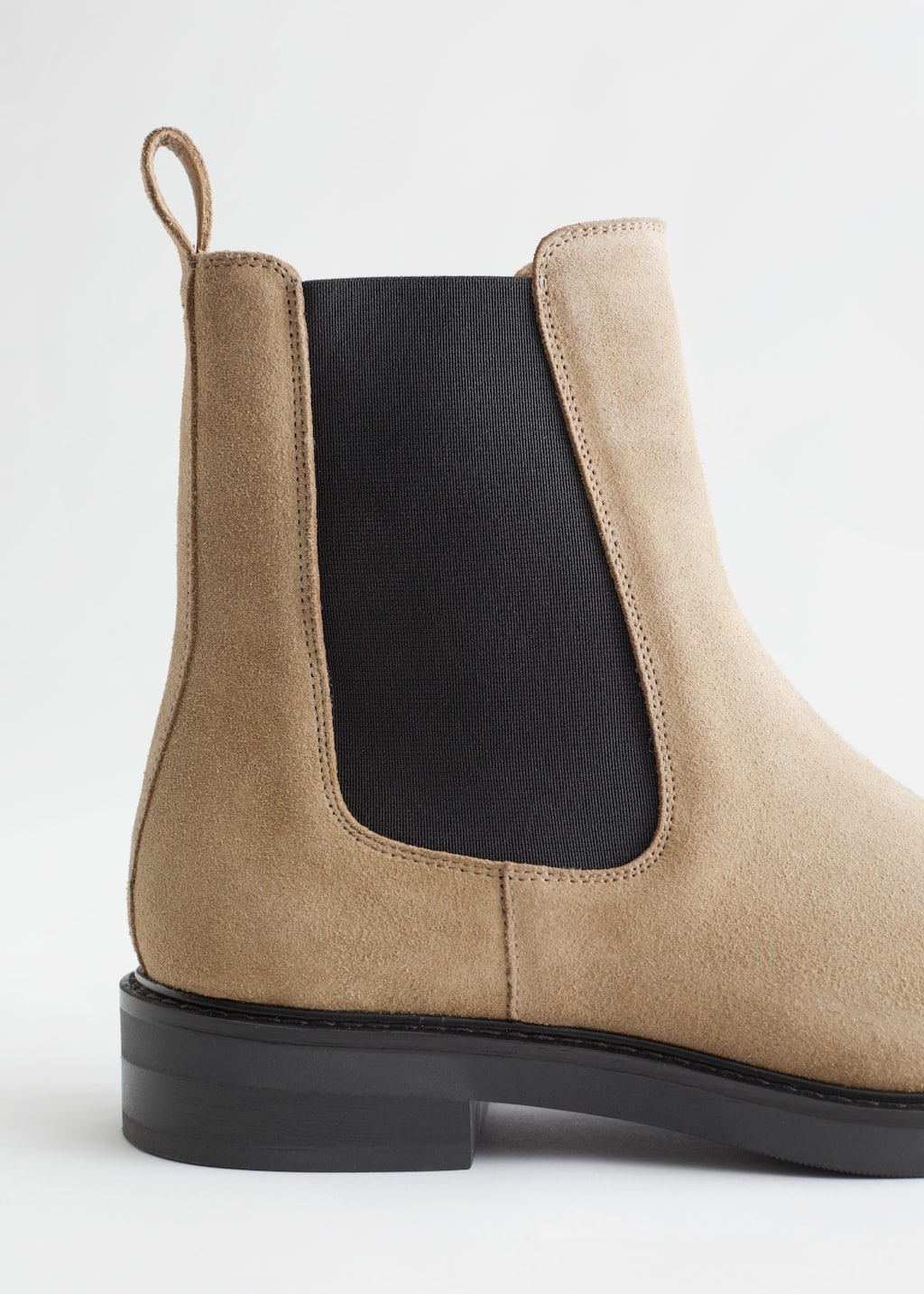 Leather Chelsea Boots - {{variantName}} - Detalle descriptivo
