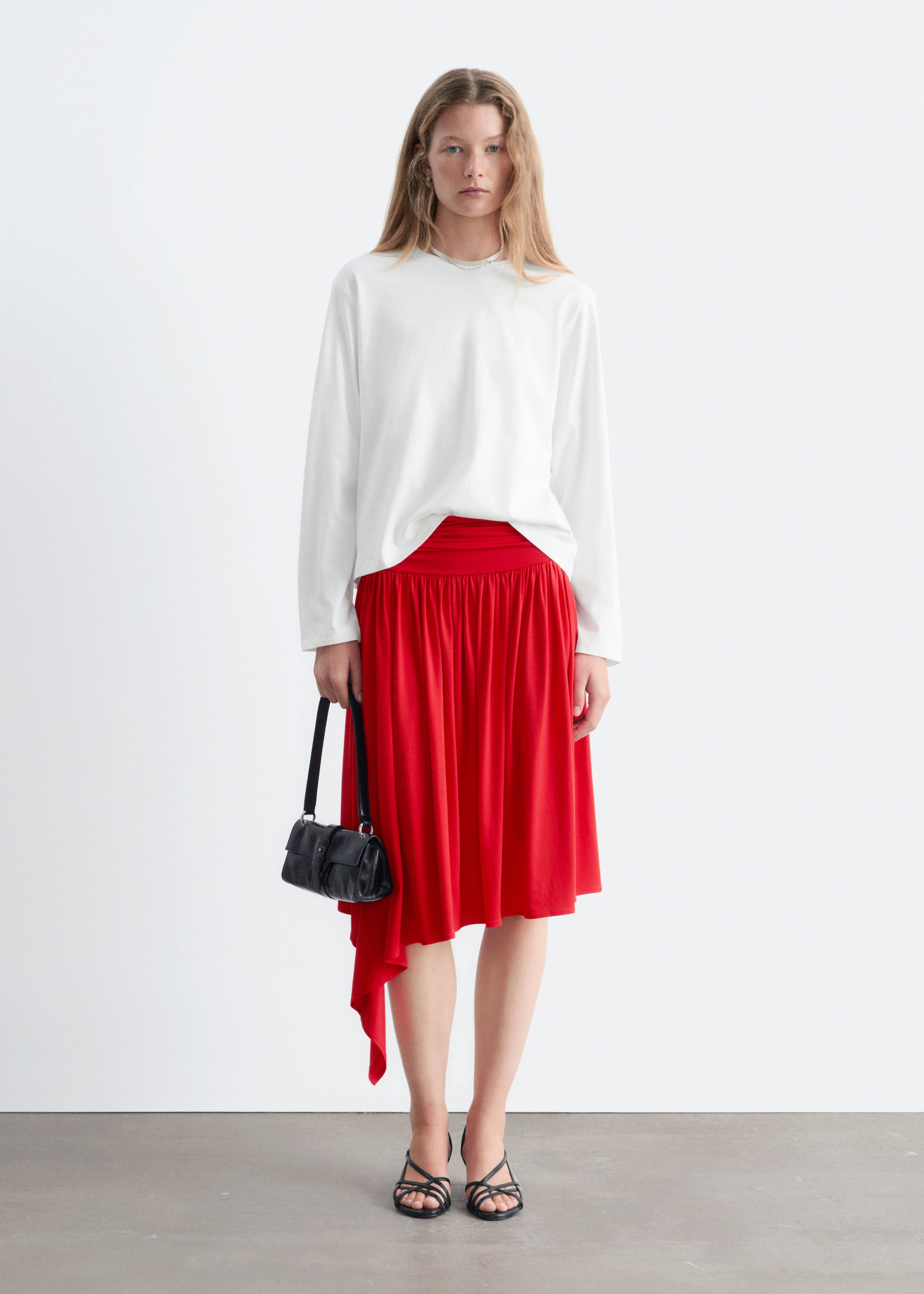 Geraffter Jersey-Midirock - Rot - Lookbook