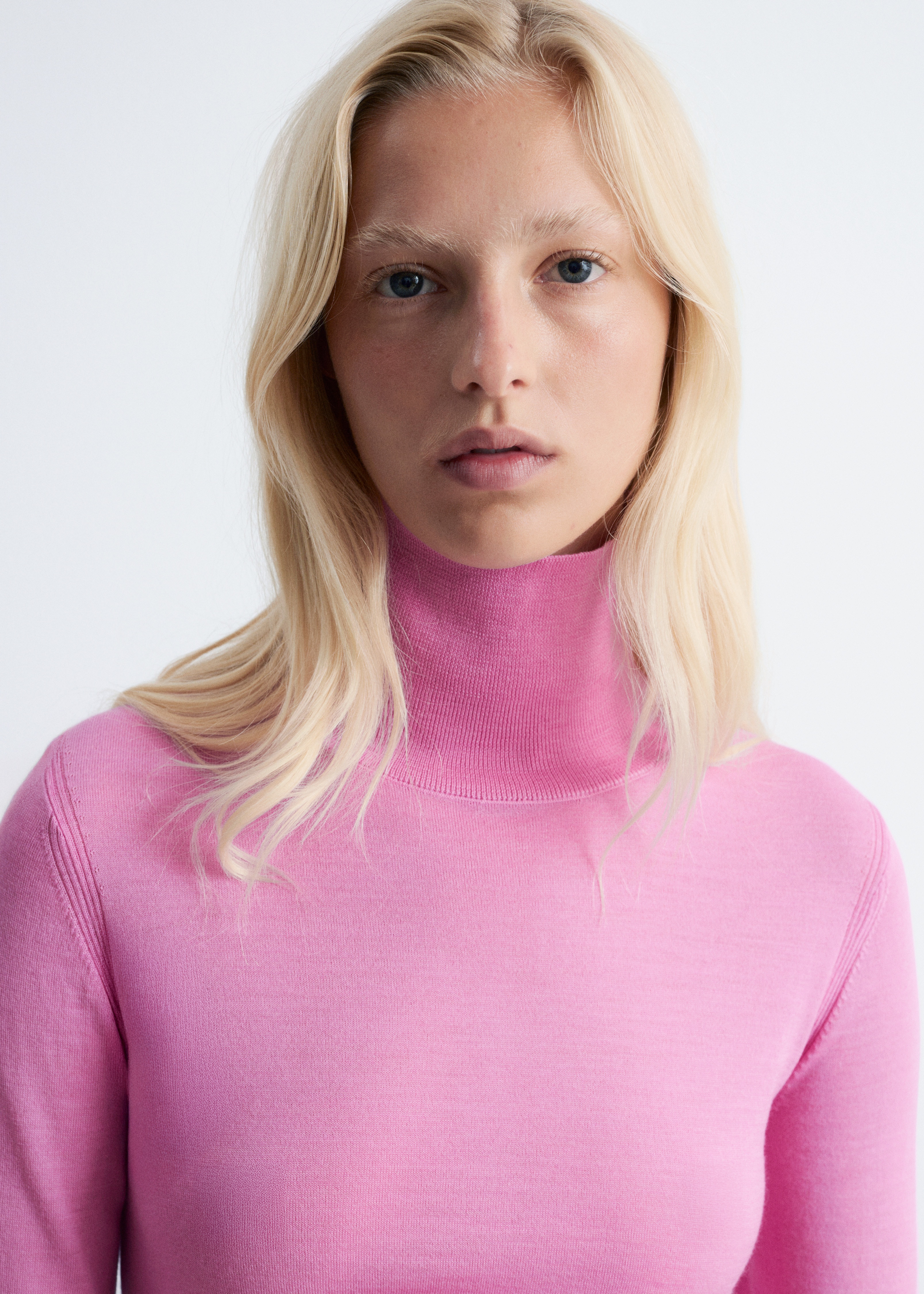 Tynnstrikket ullgenser med halv polohals - Rosa/Rød/Mørk brun/Mørkeblå