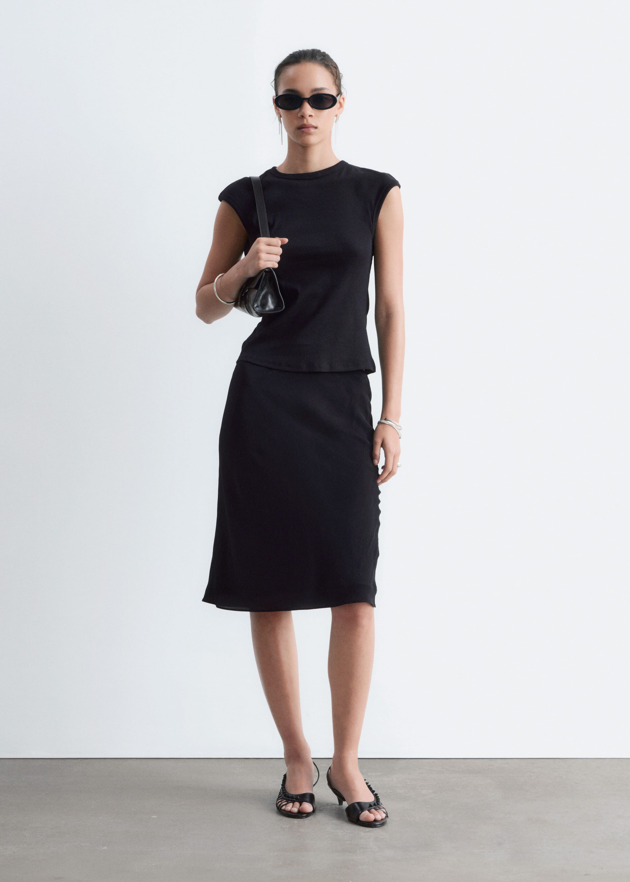 Open-Back Ribbed Top - Black - Still Life