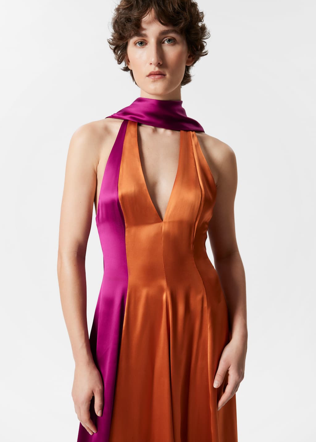 Image of Satin-Maxikleid mit Schal