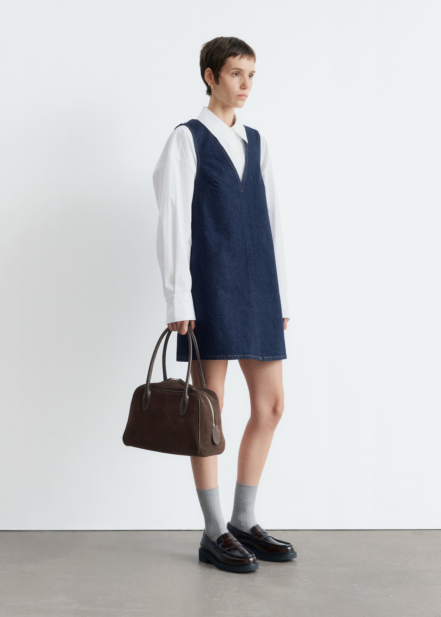 Robe courte en denim à col en V - Bleu foncé - 4