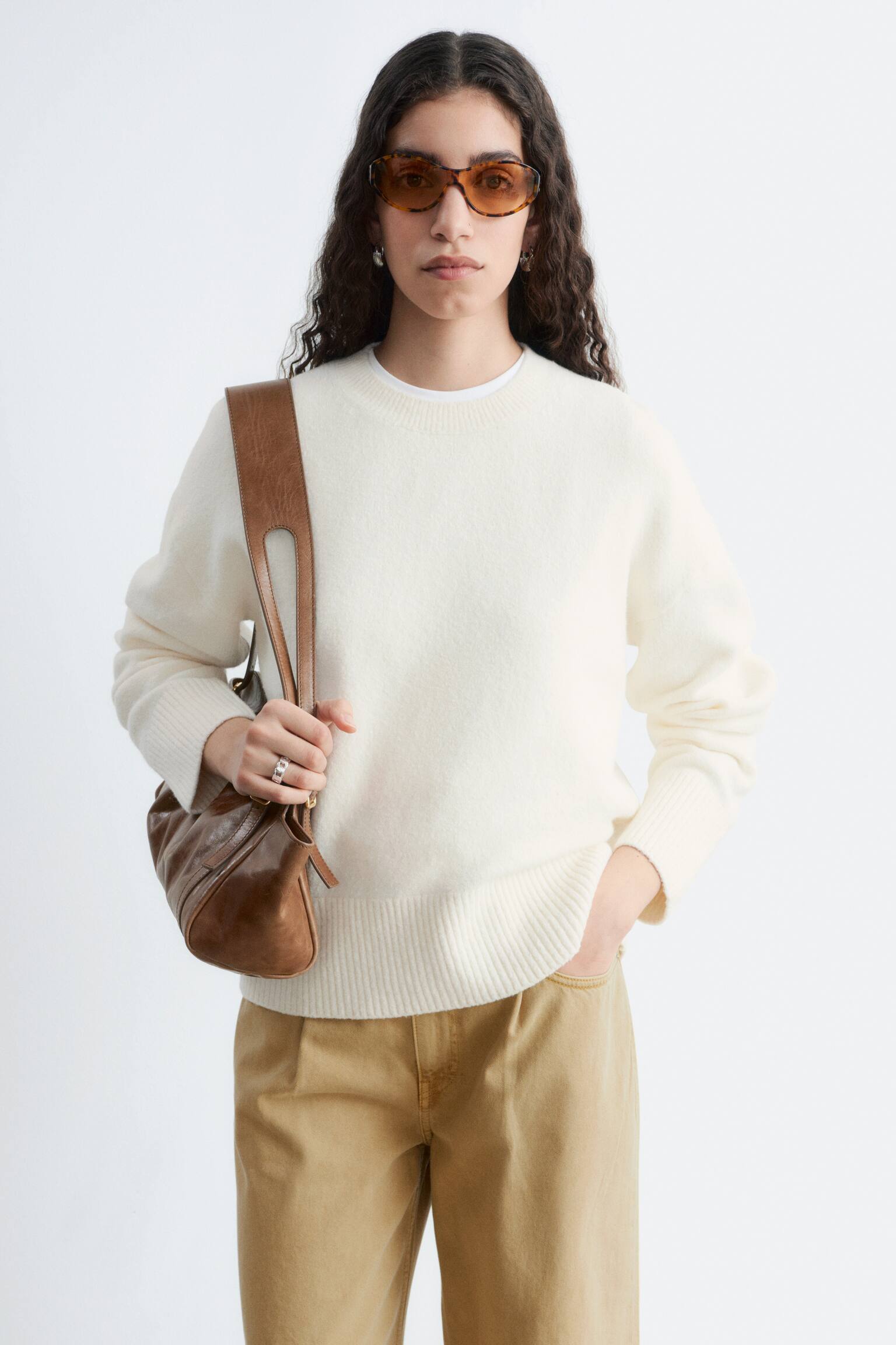 Locker geschnittener Strickpullover - Weiß/Grau meliert/Flieder/Graubraun/Beige/Hellblau/Schwarz/Dunkelrot - 1