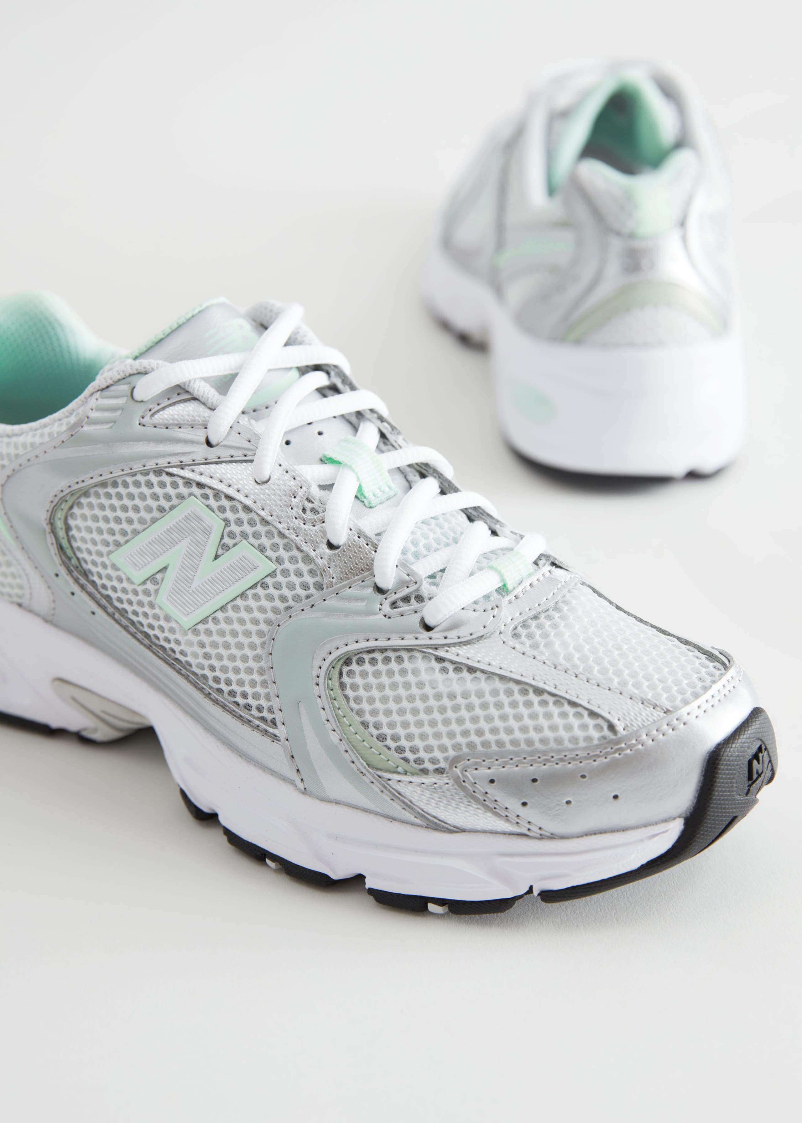 New Balance 530 Sneakers - {{variantName}} - Descriptive Detail
