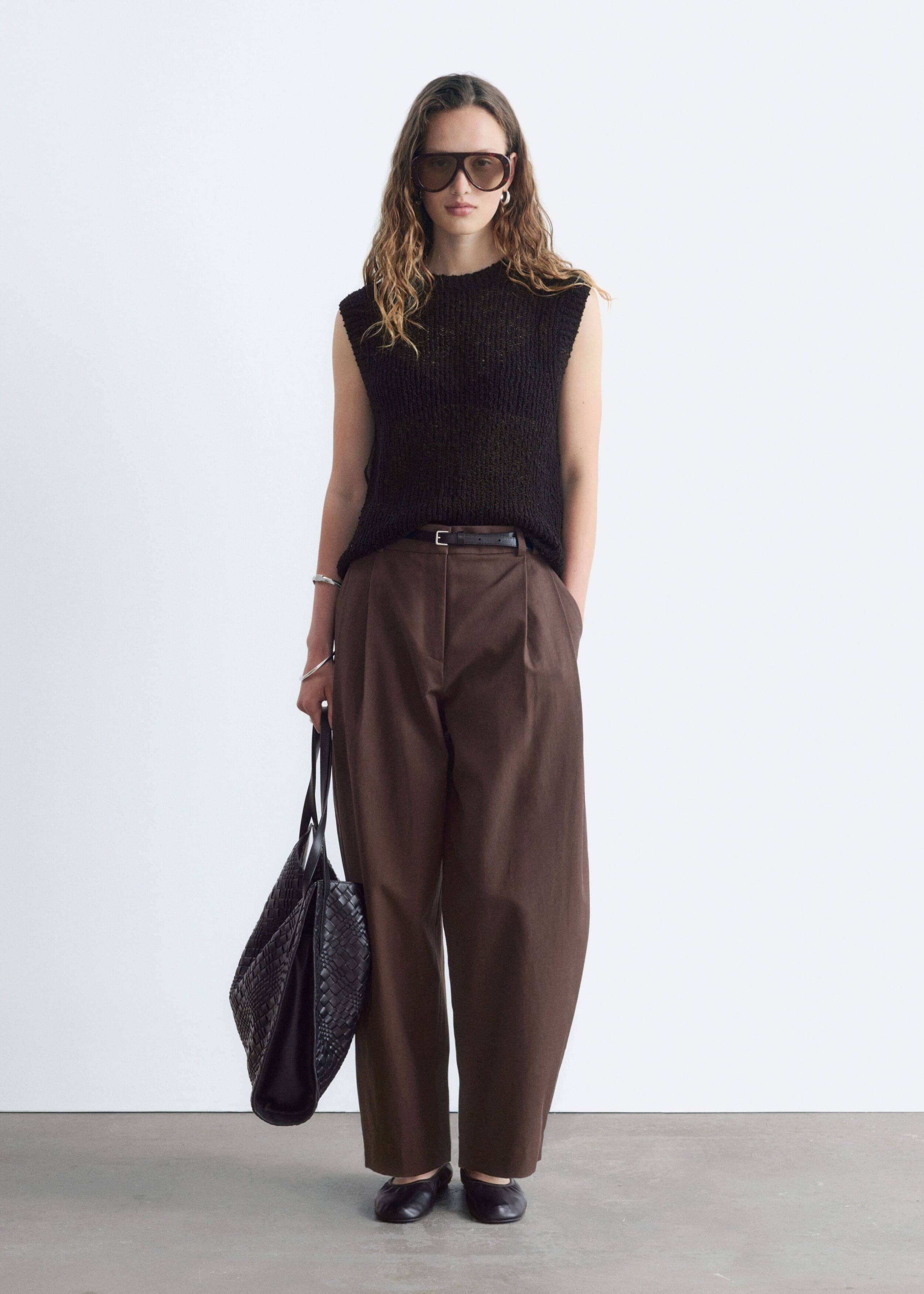Barrel‑Leg Cropped Trousers - Off White - Lookbook