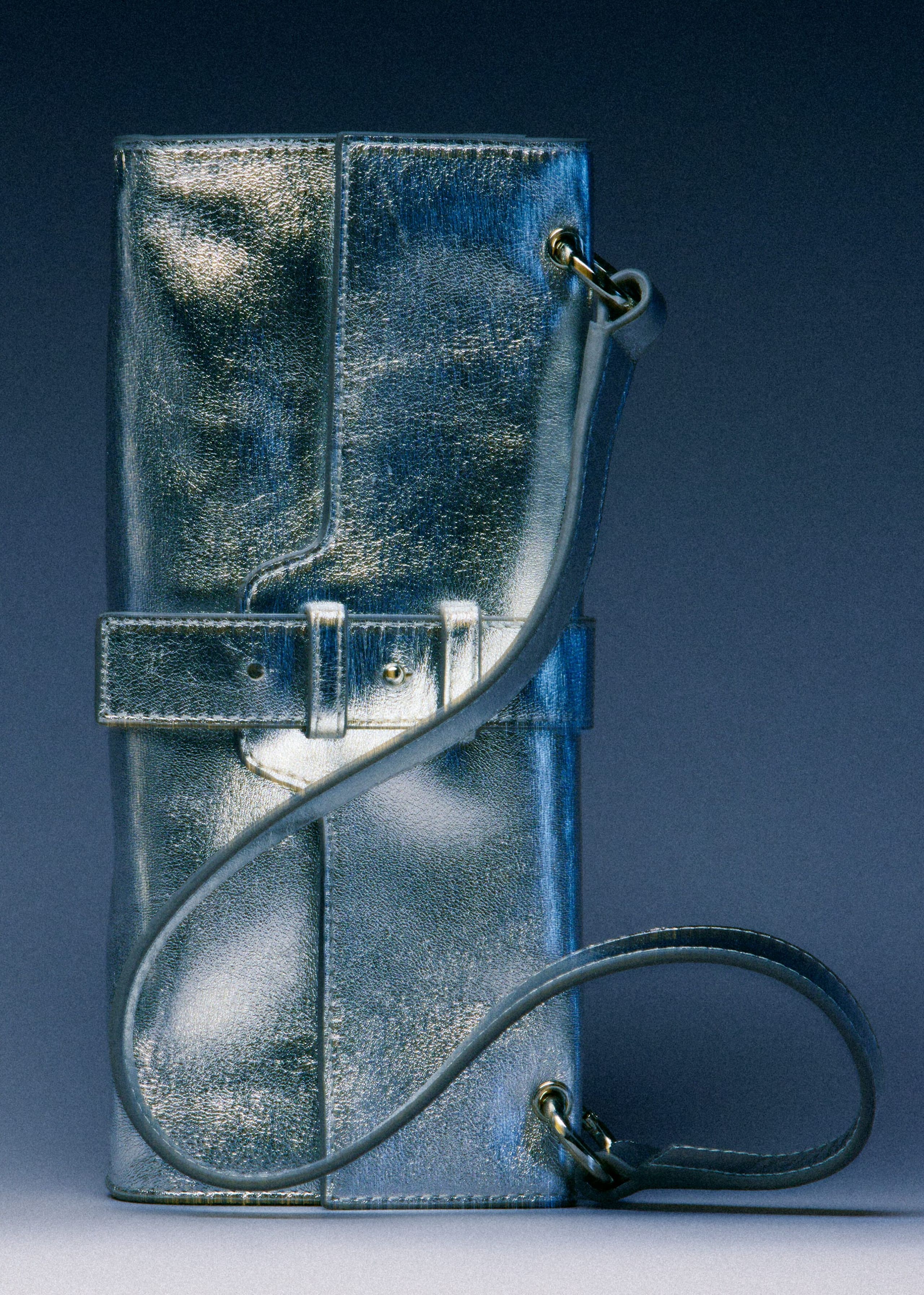 Image of Liten axelremsväska i läder