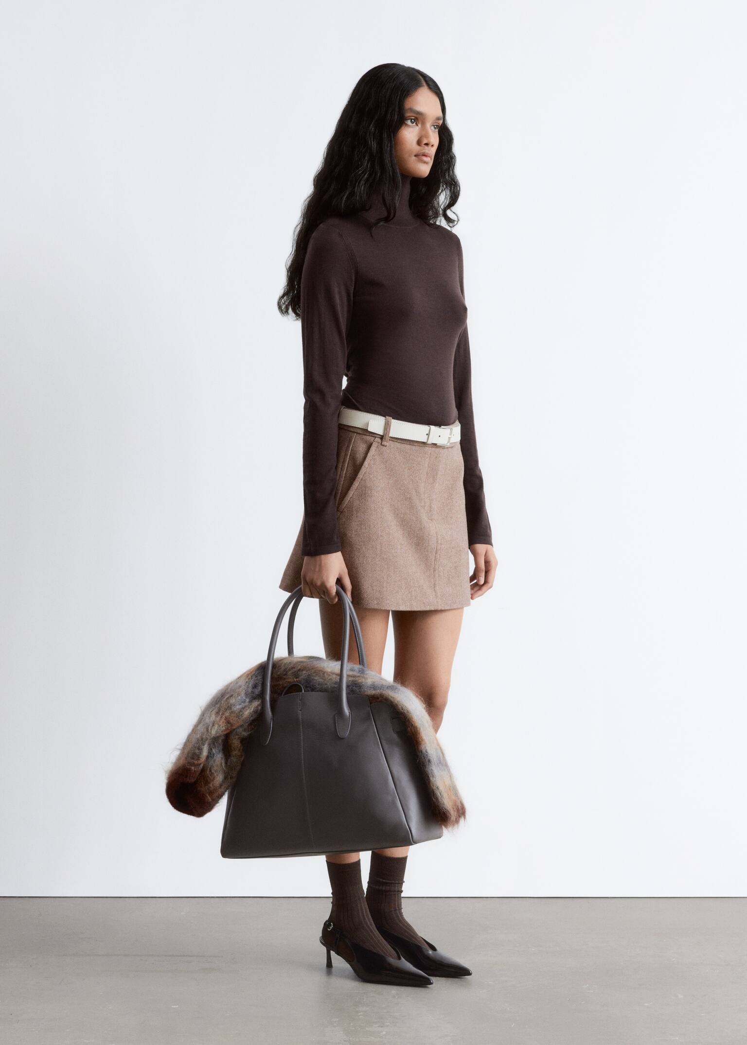 Thin-Knit Wool Turtleneck - Dark Brown/Dark Blue/Yellow/Light Purple - 4