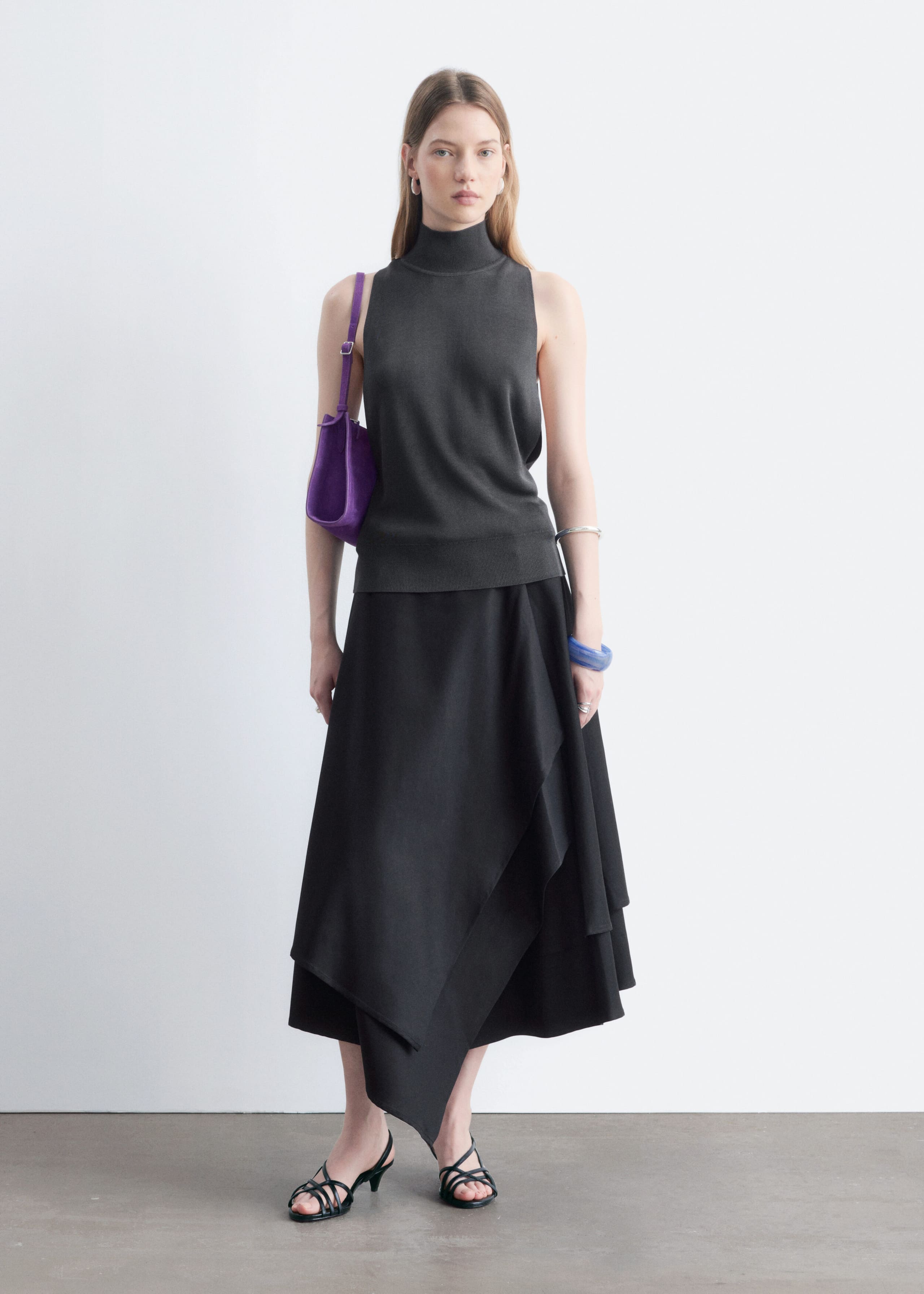 Sleeveless Turtleneck Top - Dark Grey - Lookbook