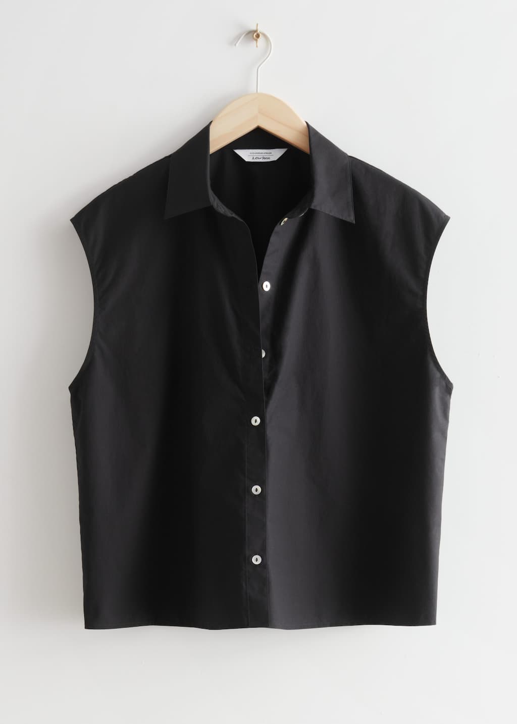 Boxy Sleeveless Shirt - Black - Still Life