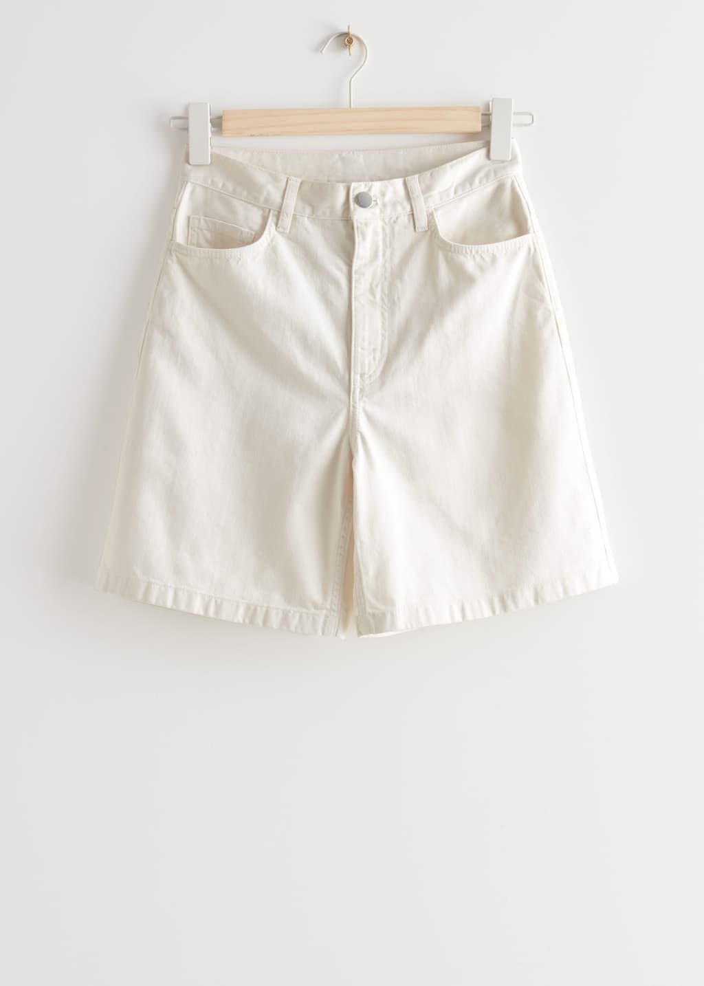 Jeansshorts mit hohem Bund - Weiß - Stillleben