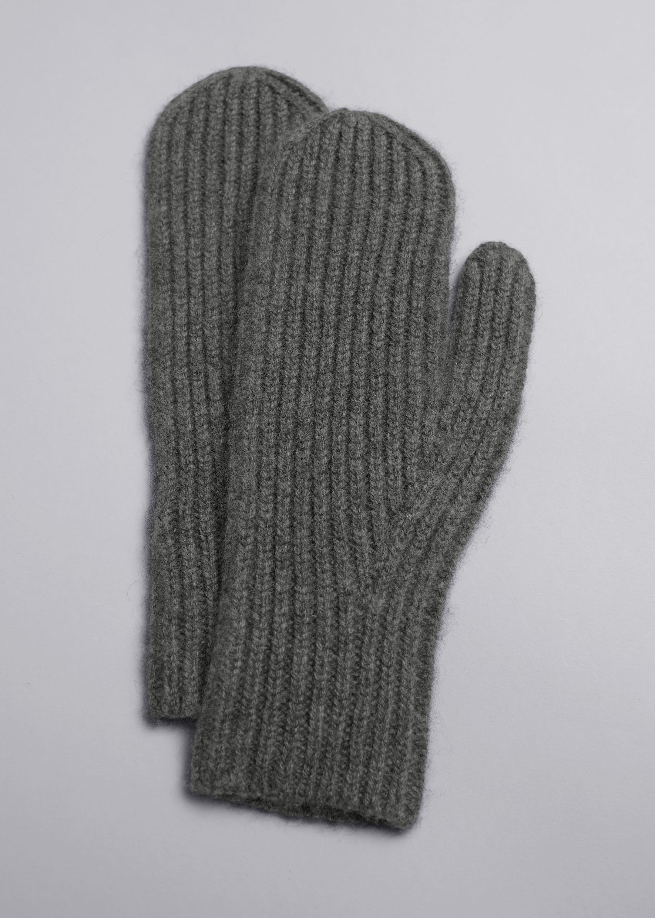 Visualizza immagine più grande: Muffole in cashmere - Grigio - DONNA | H&M IT 1