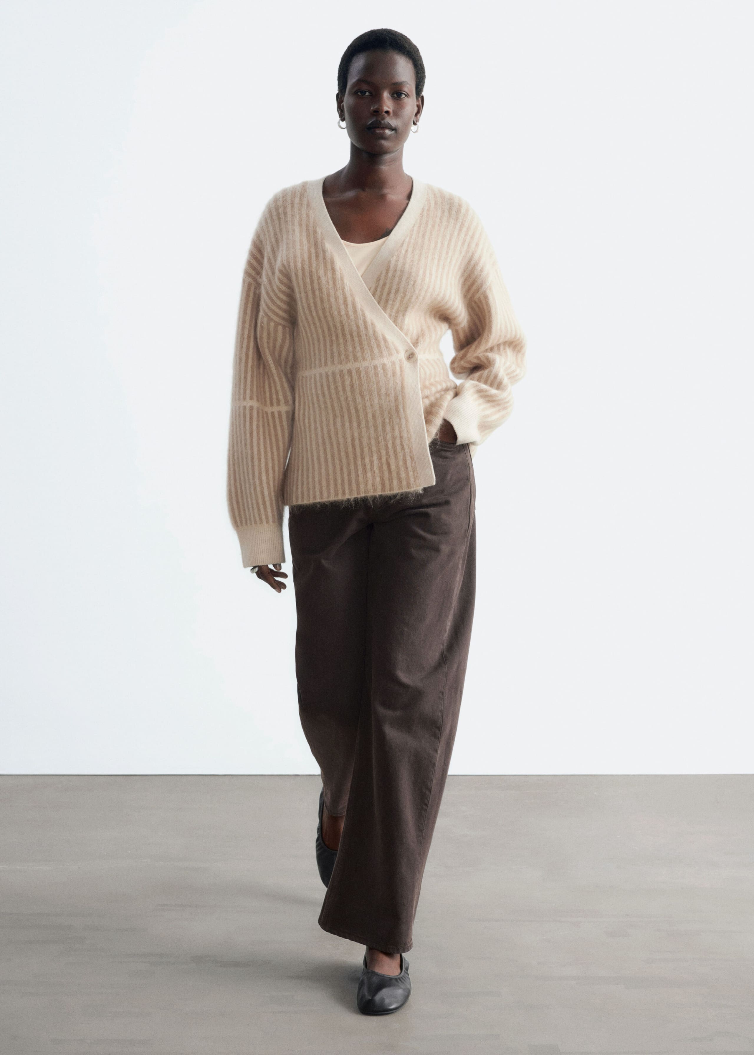 Wikkelvest van een mohairmix - Beige - Lookbook