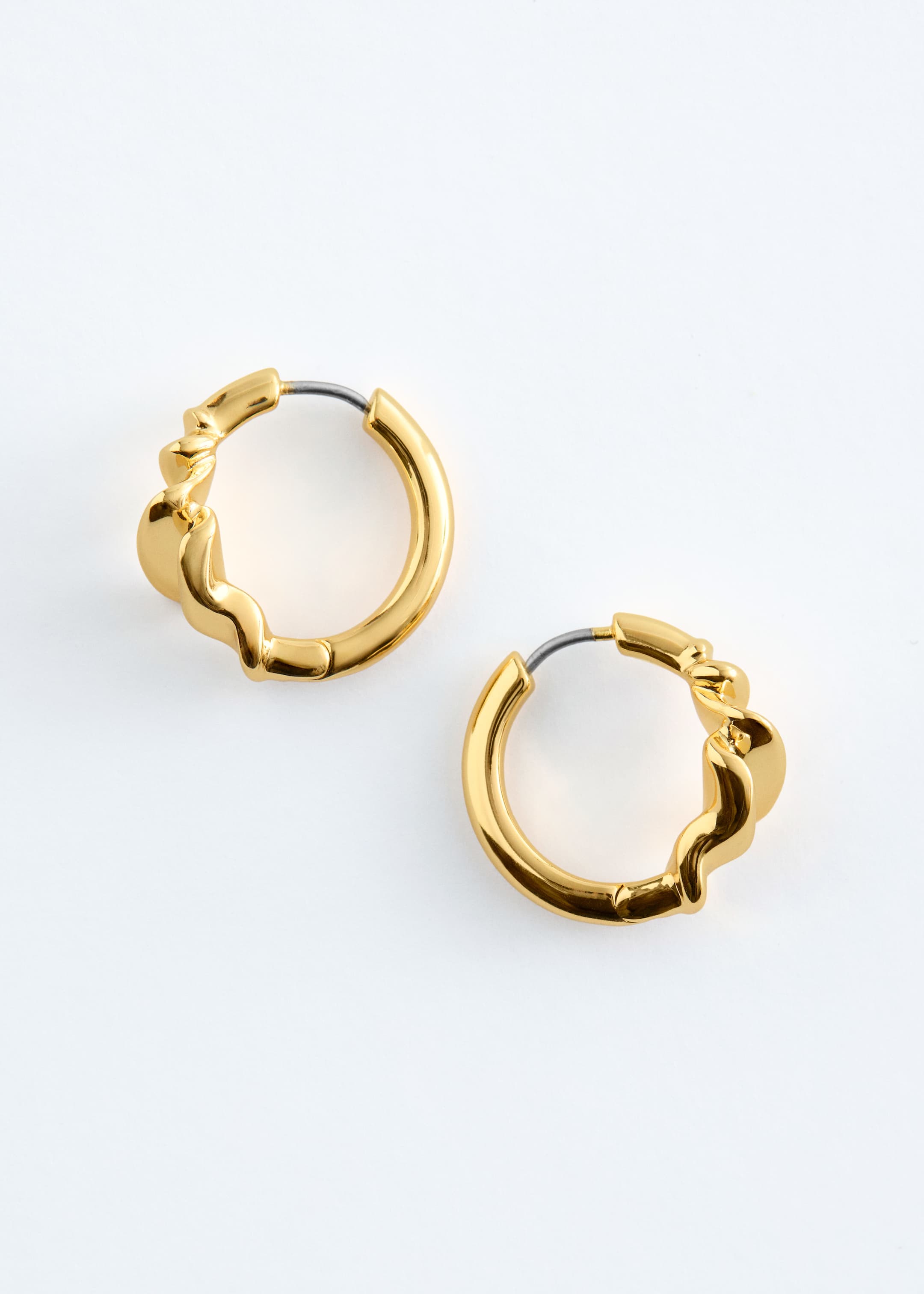 Visualizza immagine più grande: Wrinkled-Look Small Hoop Earrings - Gold - DONNA | H&M IT 1