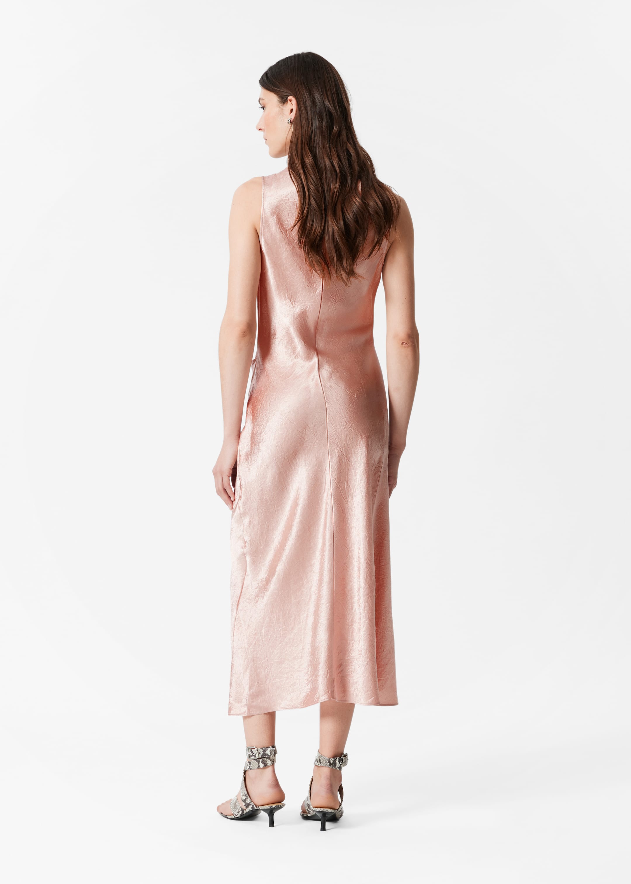 Visa större bild: Draperad midiklänning i satin - Ljusrosa - DAM | H&M SE 4