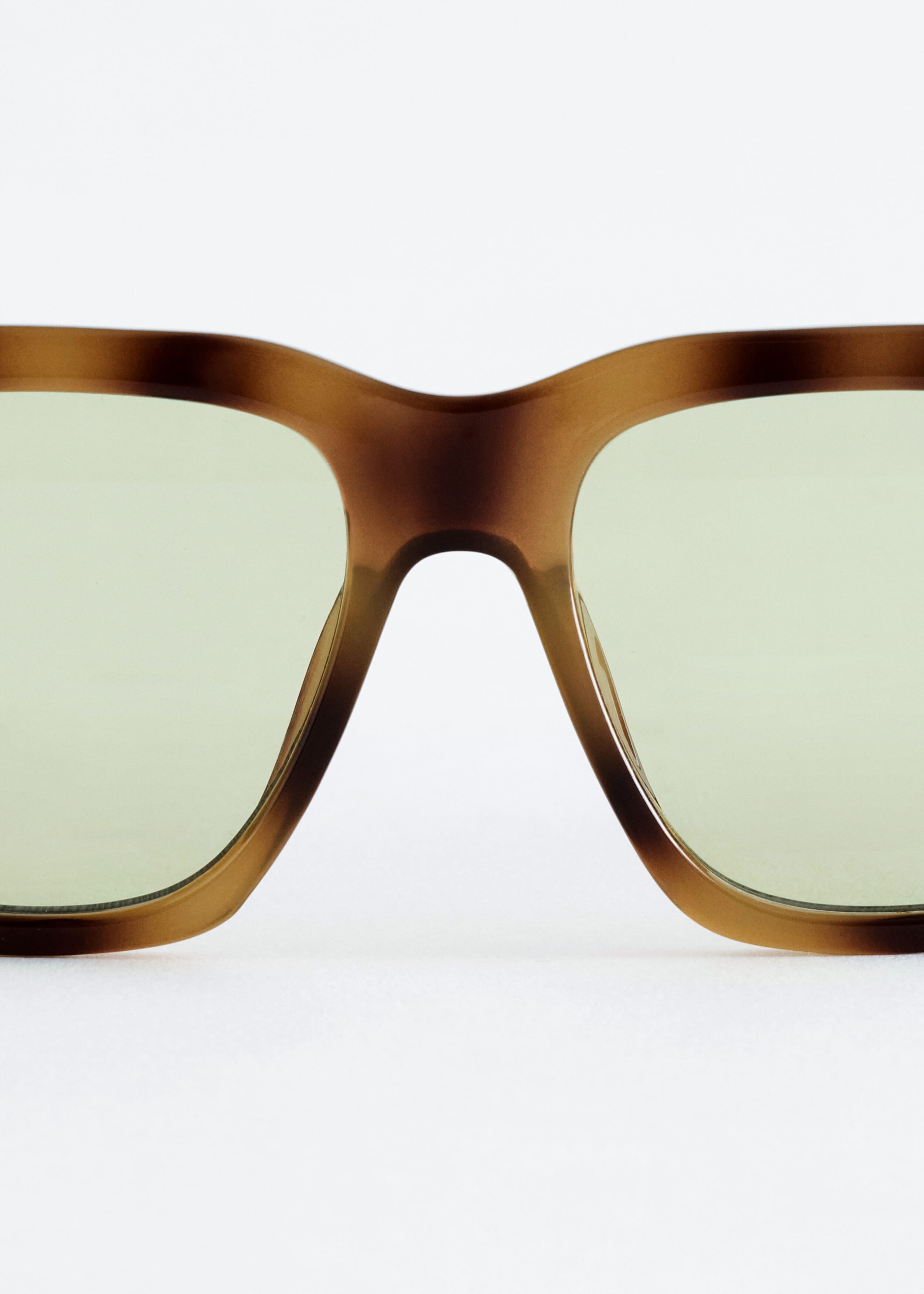 Oversized Sunglasses - Brown/Tortoiseshell - Still Life