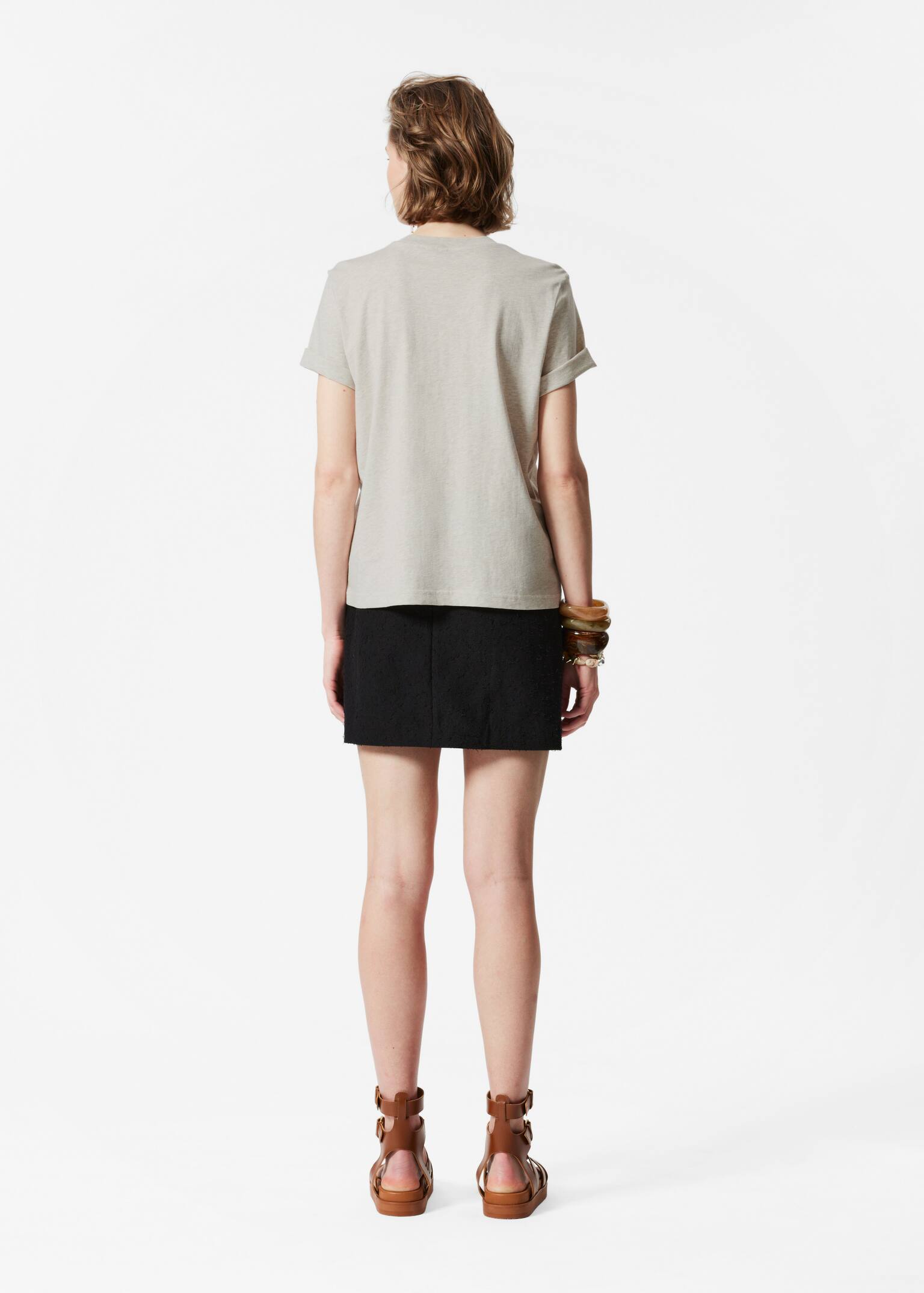 חולצת טי עם צווארון עגול - בז'/שחור/חום/אפור מלנג' כהה - 3