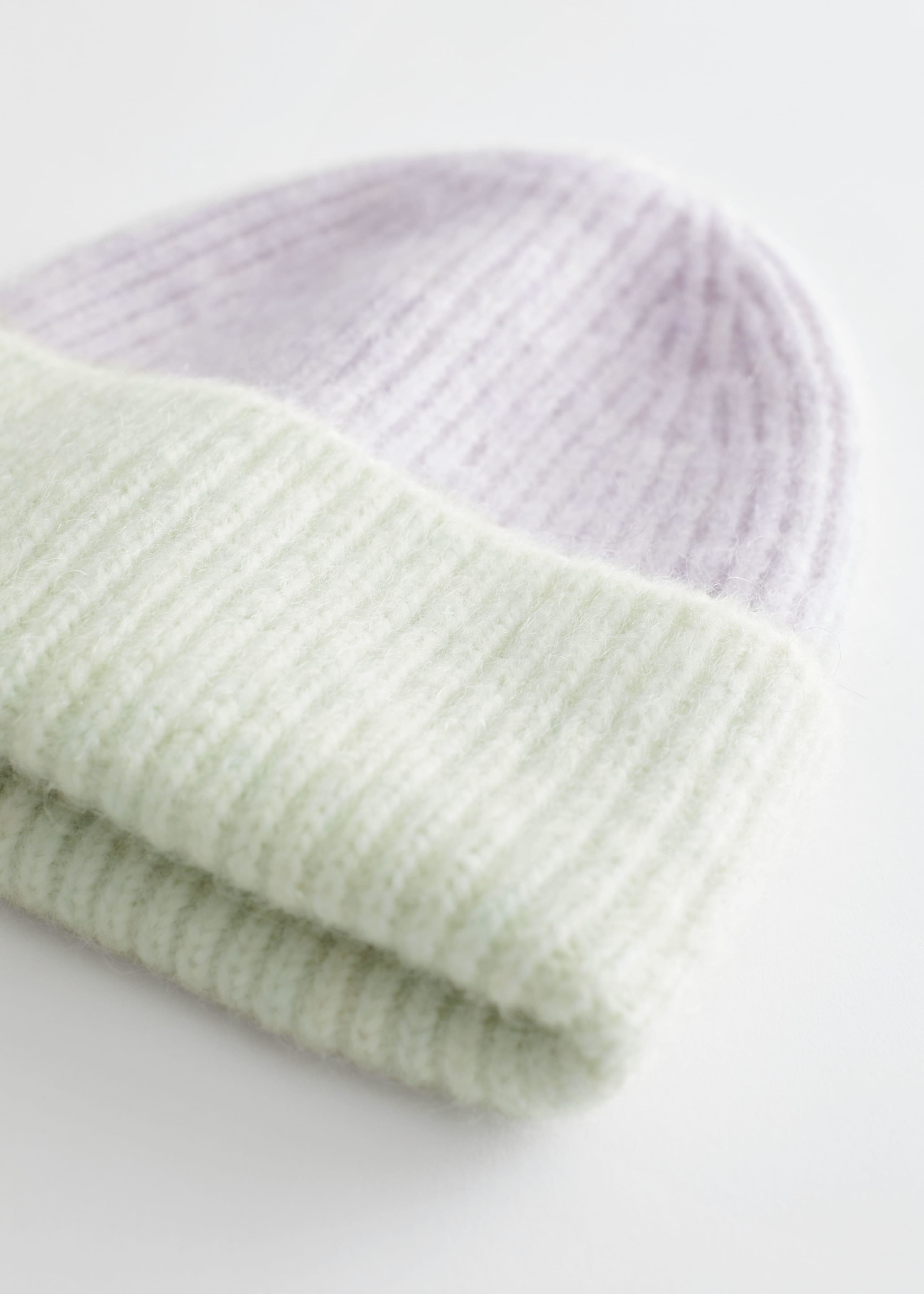 Bonnet côtelé en mohair mélangé - {{variantName}} - Descriptive Detail